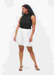 Shorts med struktur, Bright White, Model