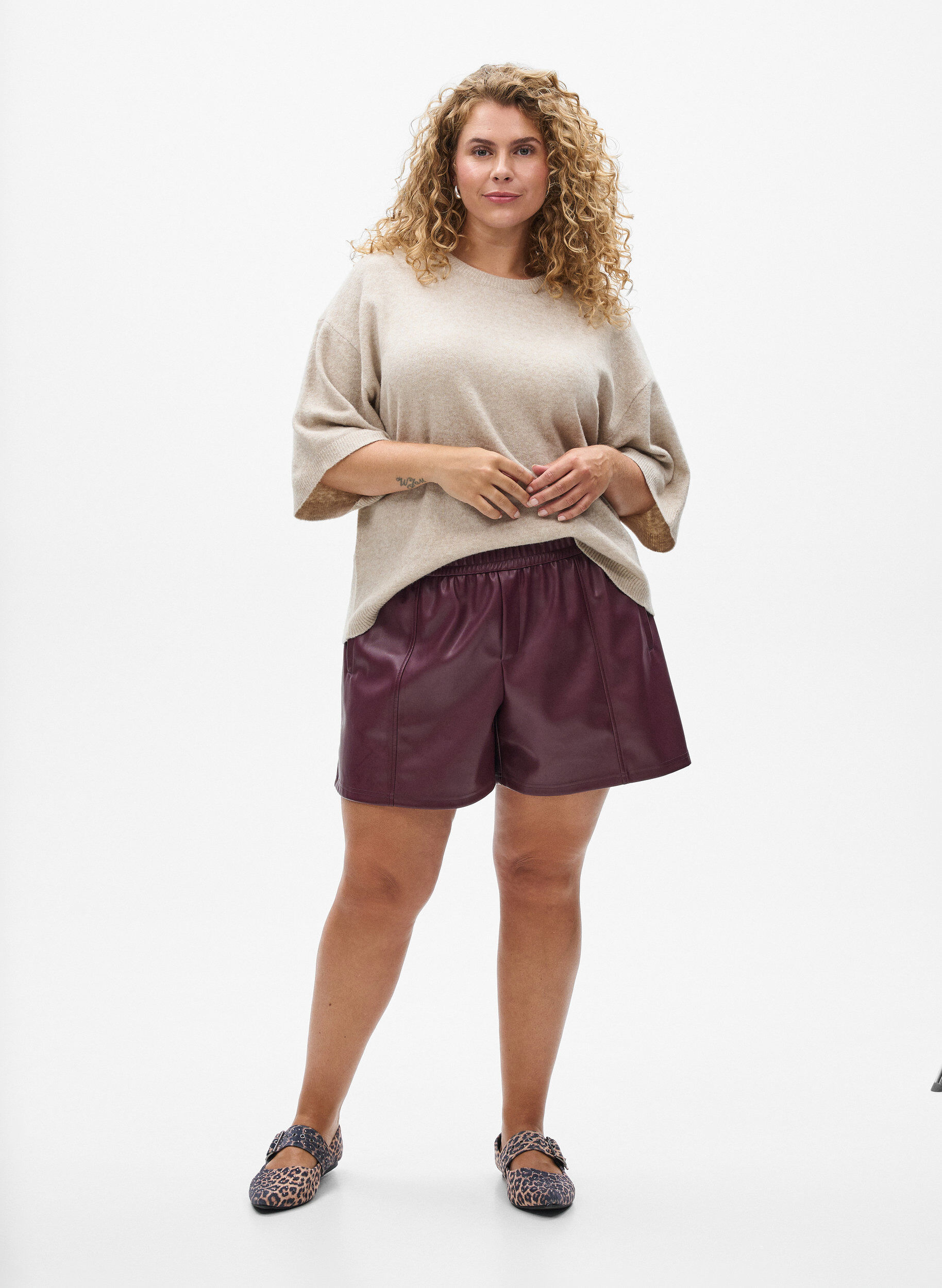 ZizziL&ouml;st stickad blus med korta &auml;rmar, Beige, Model image number 1