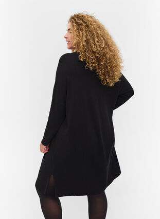 Oversized stickad klänning i viskosblandning, Black, Model image number 1
