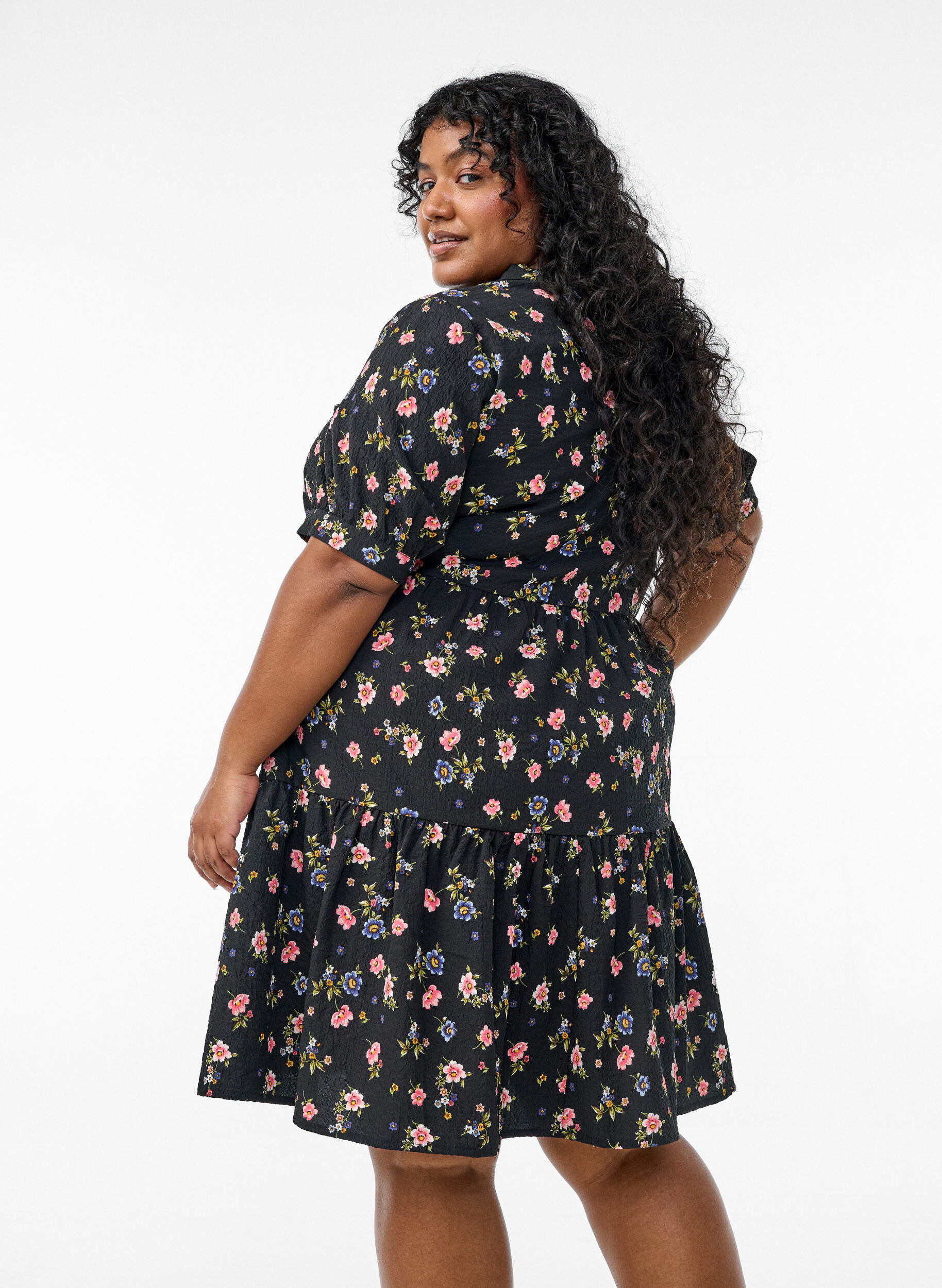 Zizzi Kort a-linjeformad kl&auml;nning, Svart, Model image number 1