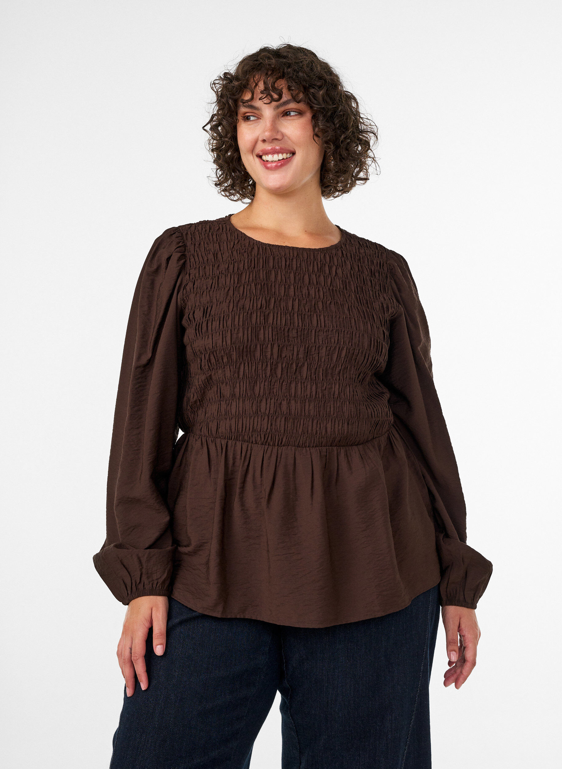ZizziBlus med smock och l&aring;nga &auml;rmar, Brun, Model image number 0