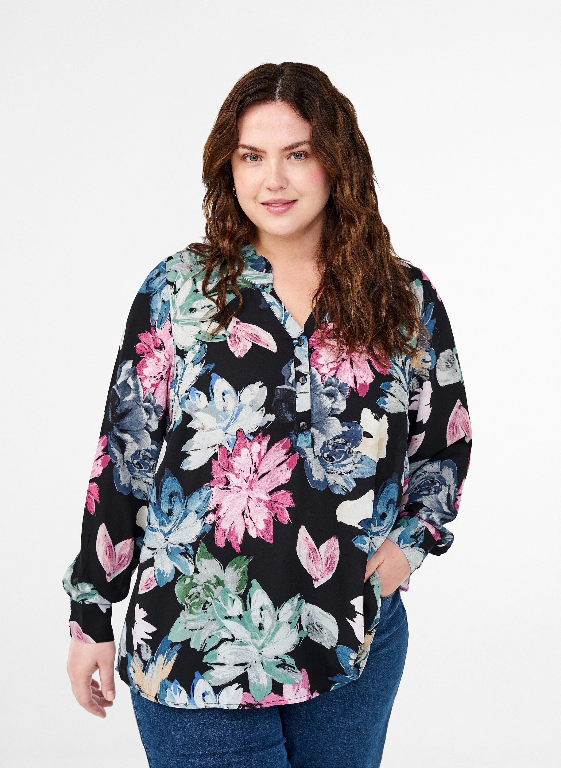 Zizzi L&aring;ng&auml;rmad blus med blommigt tryck, Rose Flower AOP, Model image number 0