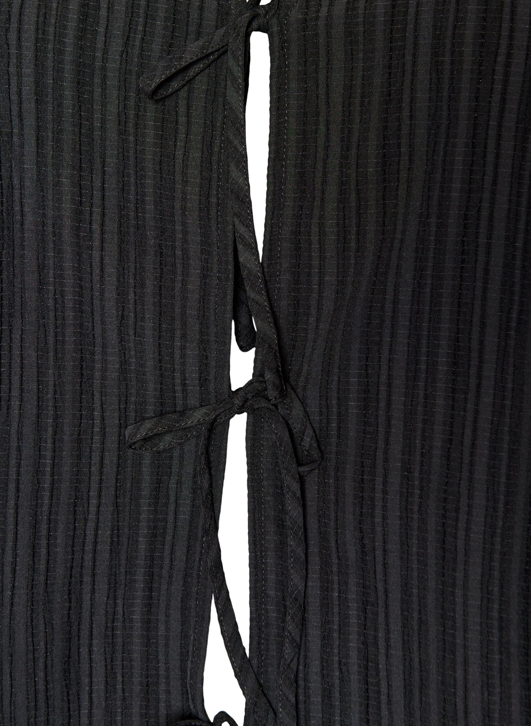 Zizzi&Auml;rml&ouml;s blus med struktur och knytning, Svart, Packshot image number 2