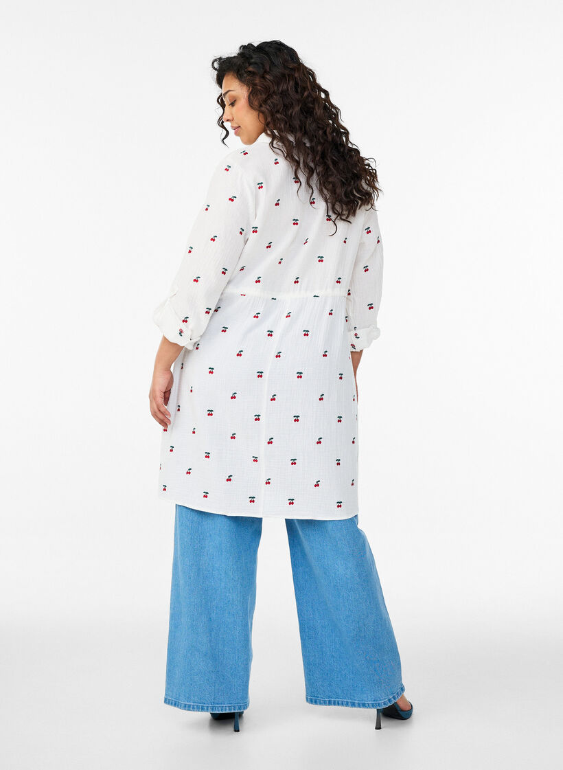 Skjortkl&auml;nning i bomullsmuslin med broderade motiv, Vanilla, Model image number 2