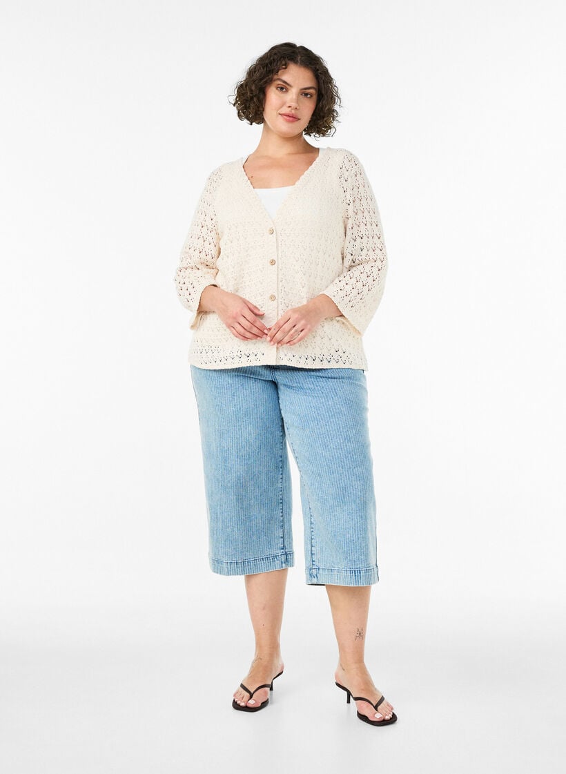 Stickad kofta med h&aring;lbroderi och V-ringning, Beige, Model image number 1