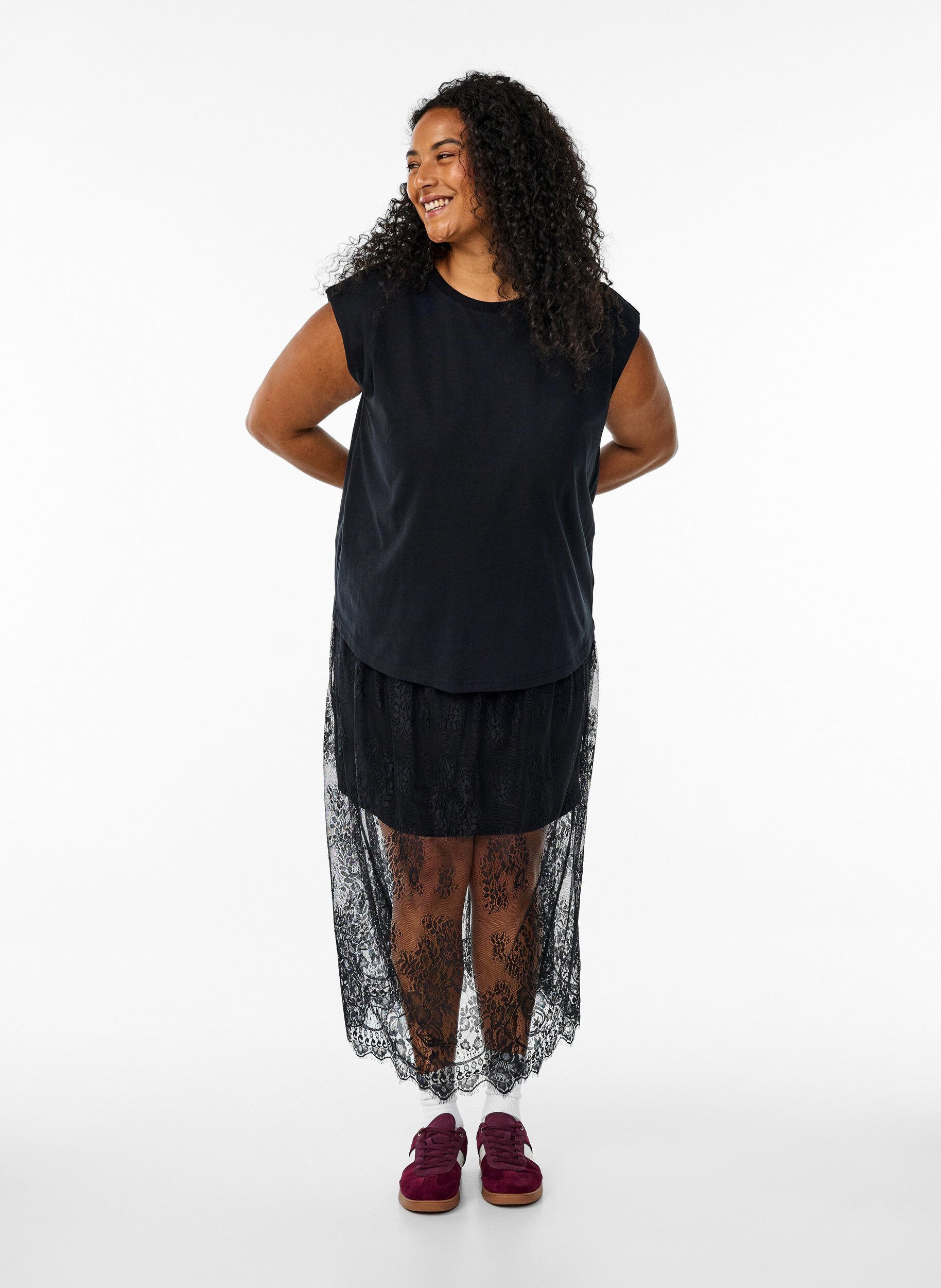 Zizzi &Auml;rml&ouml;s jerseyblus med axelvaddar, Svart, Model image number 1