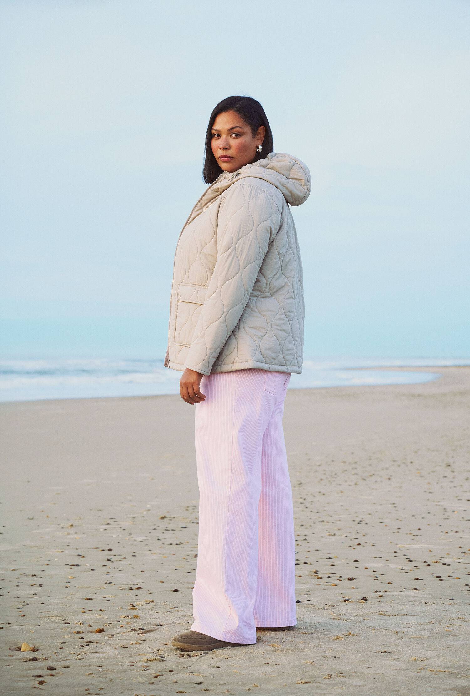 Zizzi Quiltad jacka i rosa nyanser, , Model