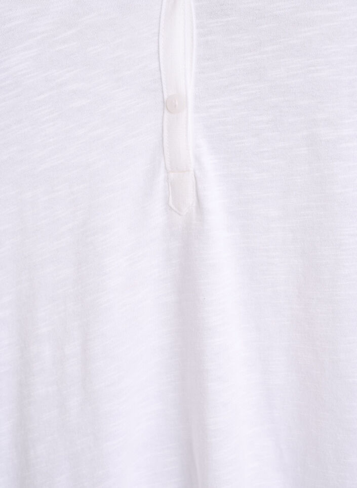 L&aring;ng&auml;rmad t-shirt med v-ringning och knappar, Vit, Packshot image number 2