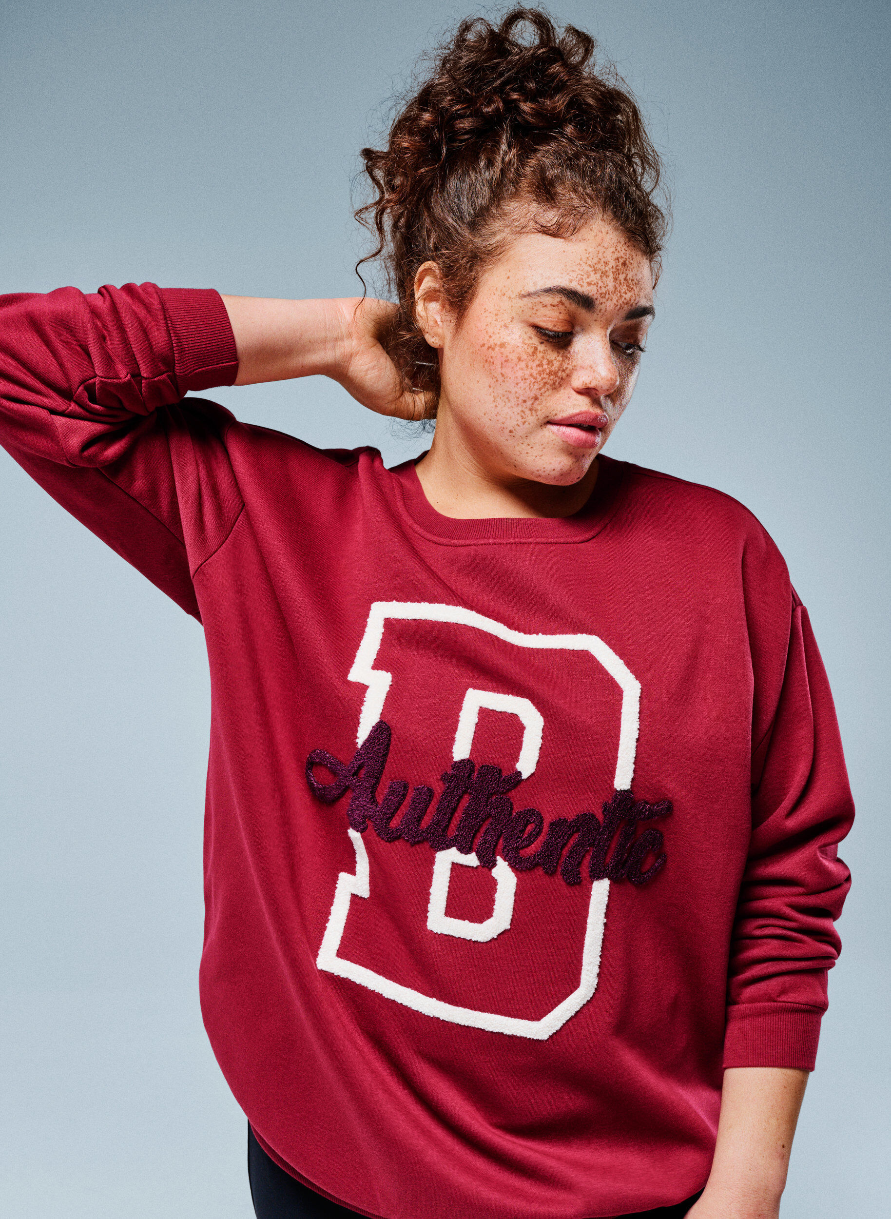 ZizziSweatshirt med frott&eacute;text, M&ouml;rk Bordeaux, Image image number 0