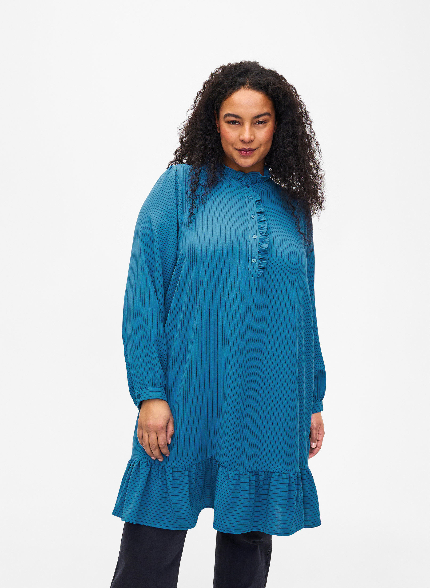 Zizzi Randig kl&auml;nning med volangdetaljer, Bl&aring;, Model image number 0