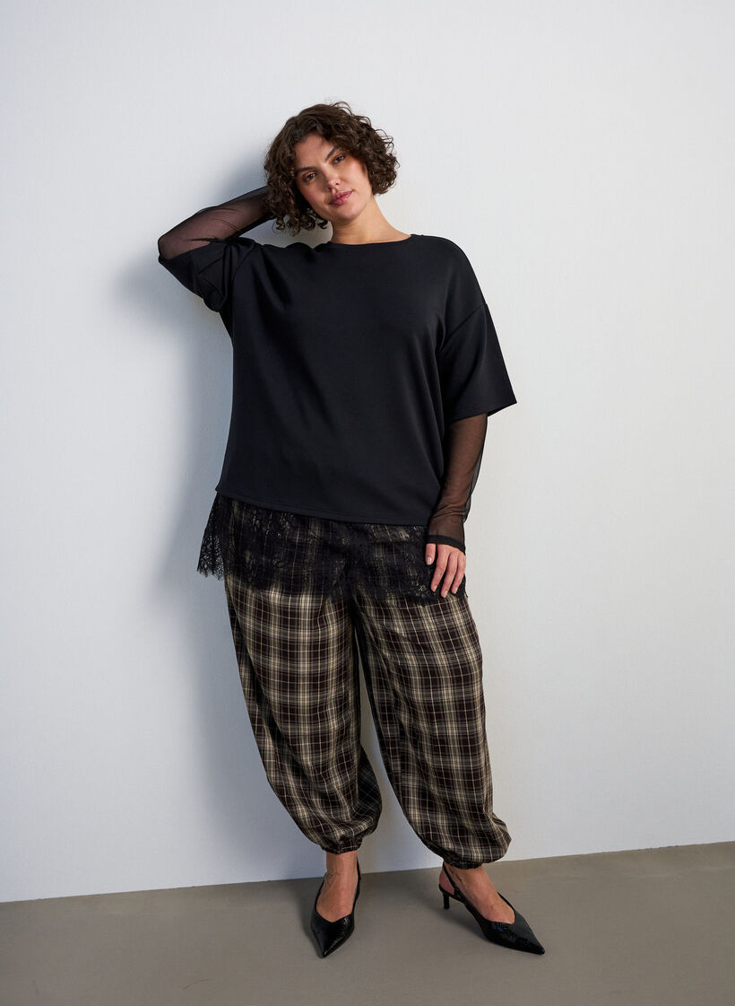 Blus med &auml;rmar i mesh och spetskant, Svart, Model image number 1