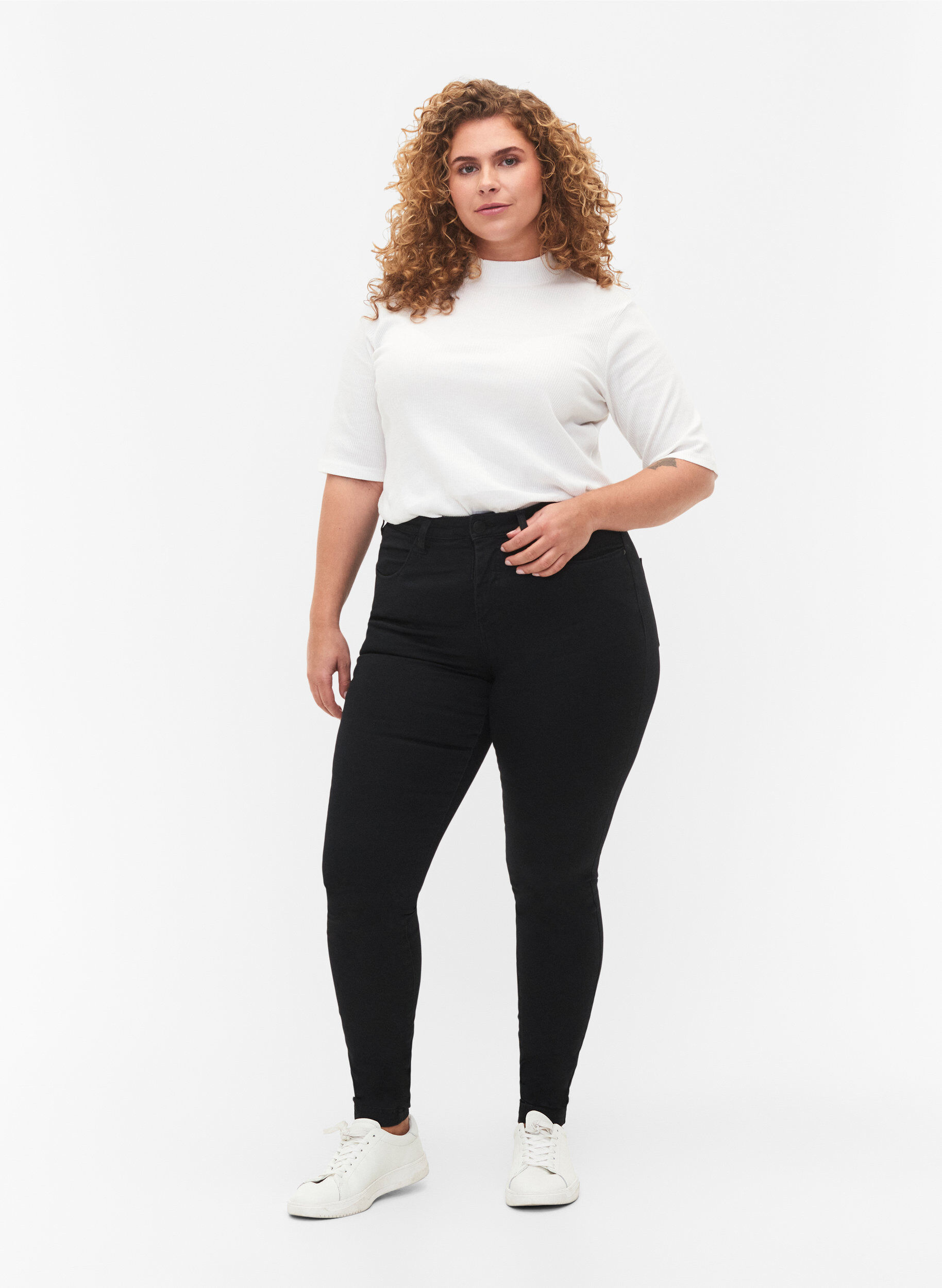 Super slim Amy jeans med h&ouml;g midja, Black, Model