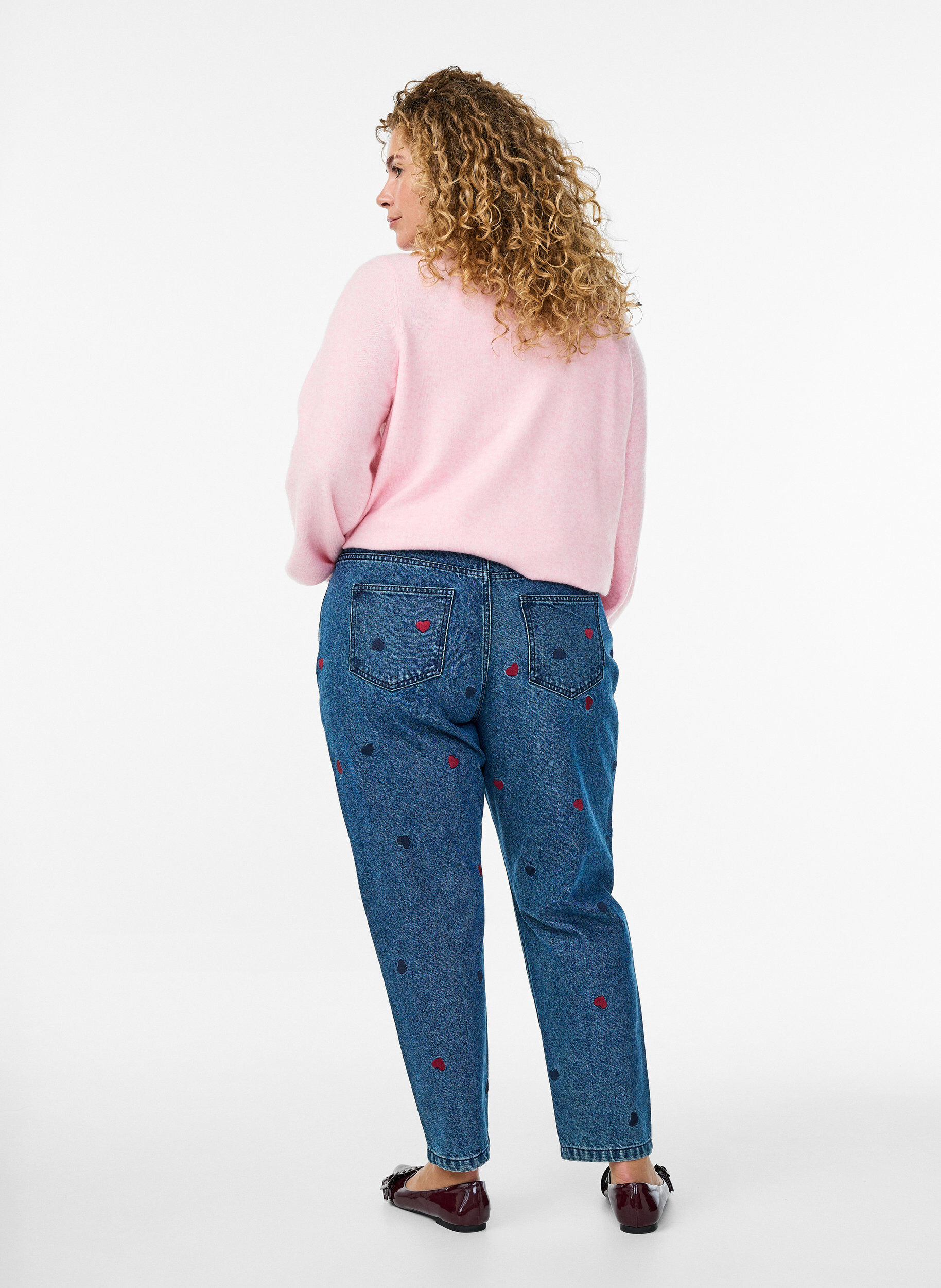 Zizzi Mille Mom Fit-jeans med broderier, Bl&aring;, Model image number 1