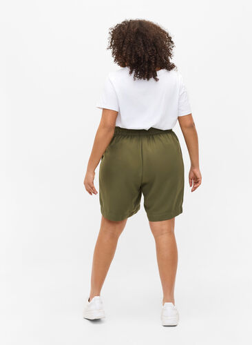 Lösa shorts i viskose, Ivy Green, Model image number 0
