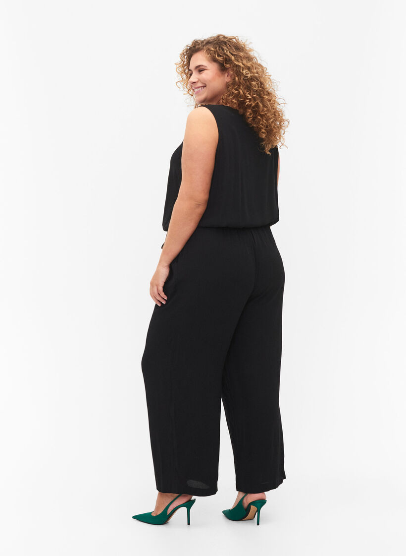 Ärmlös jumpsuit i viskos, Black, Model image number 1