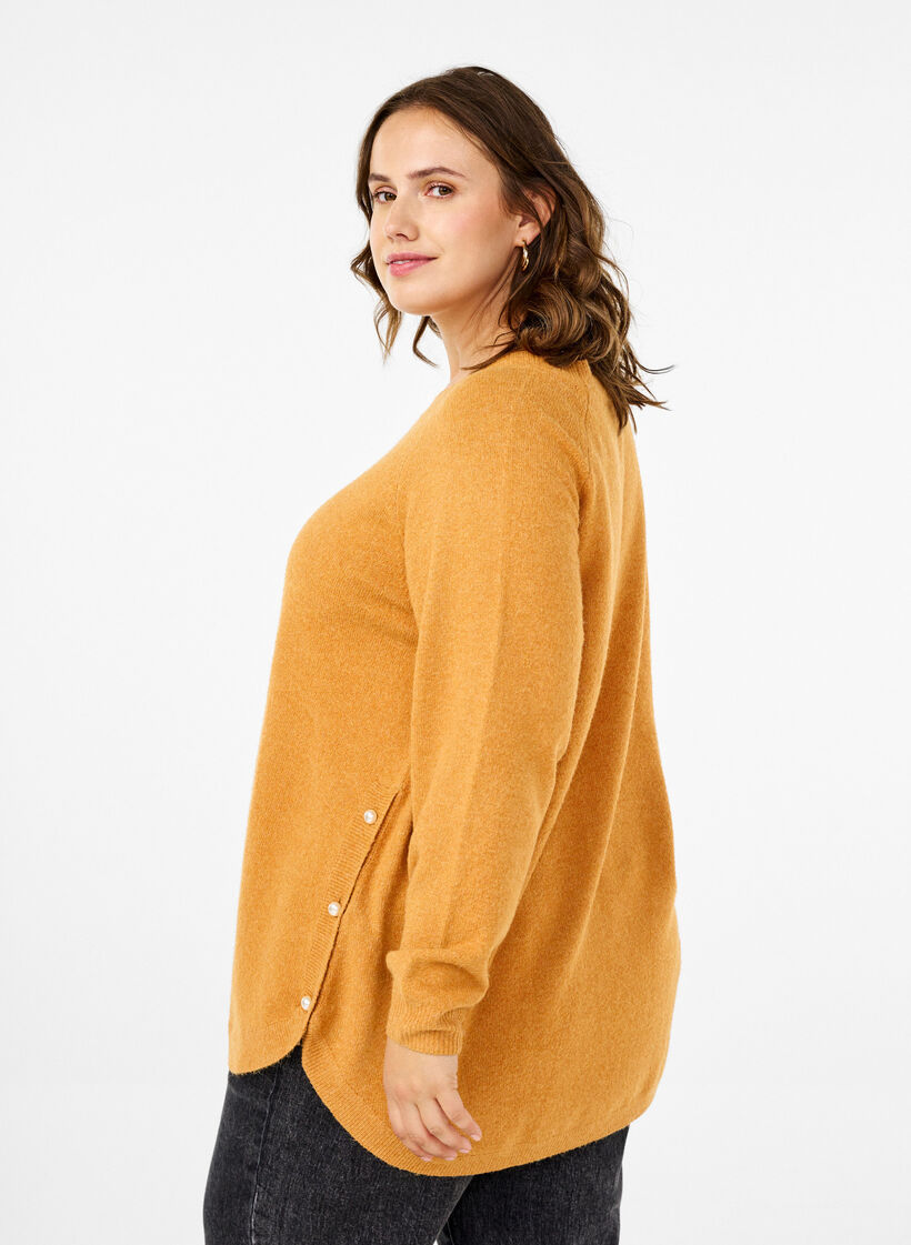 Stickad blus med pärldetaljer, Yam White Mel., Model image number 1