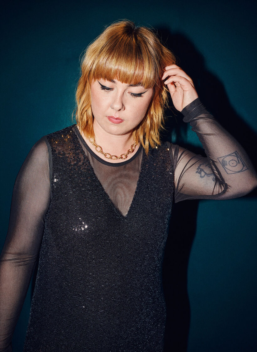 A-formad paljettklänning med långa ärmar, Black, Image image number 1