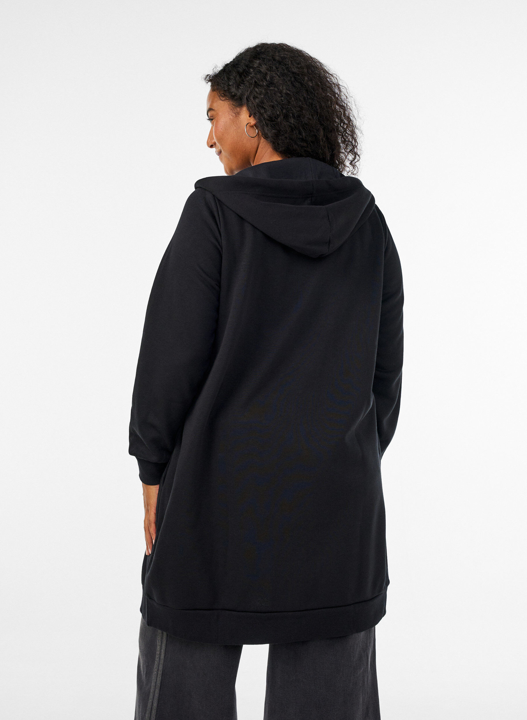 ZizziL&aring;ng huvtr&ouml;ja med dragkedja och fickor, Svart, Model image number 2