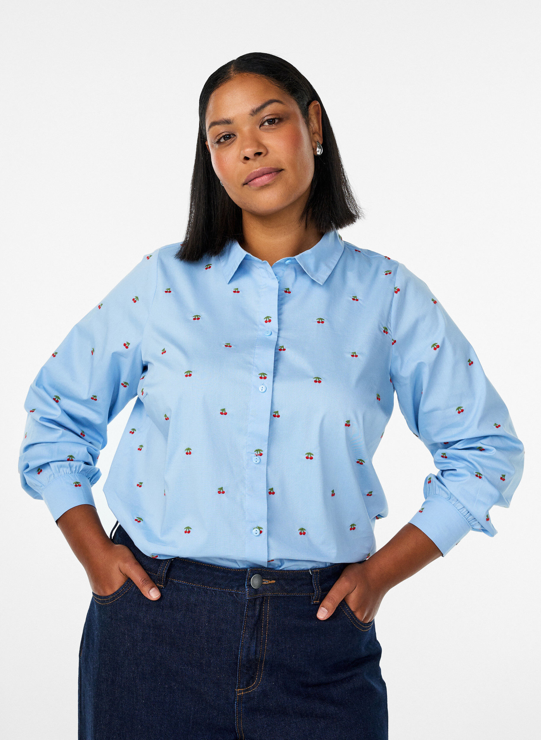 ZizziSkjorta med broderade k&ouml;rsb&auml;r, Bl&aring;, Model image number 0