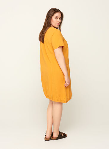 Klänning med fickor , Spruce Yellow, Model image number 1