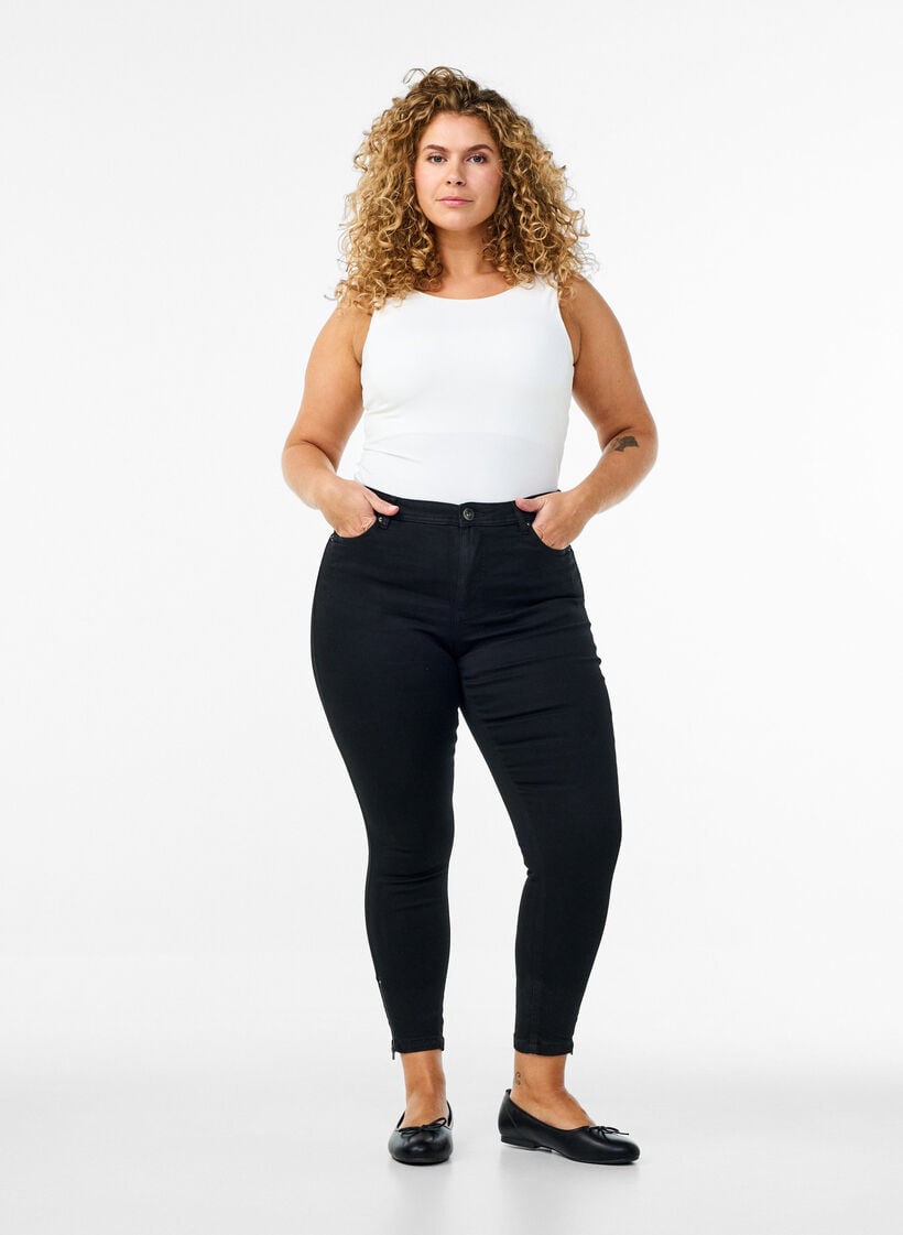 Croppade Amy jeans med blixtl&aring;s, Svart, Model image number 0