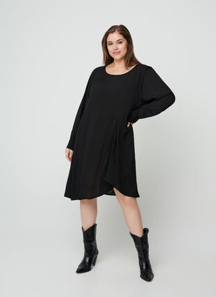 Långärmad klänning i viskos, Black, Model image number 2
