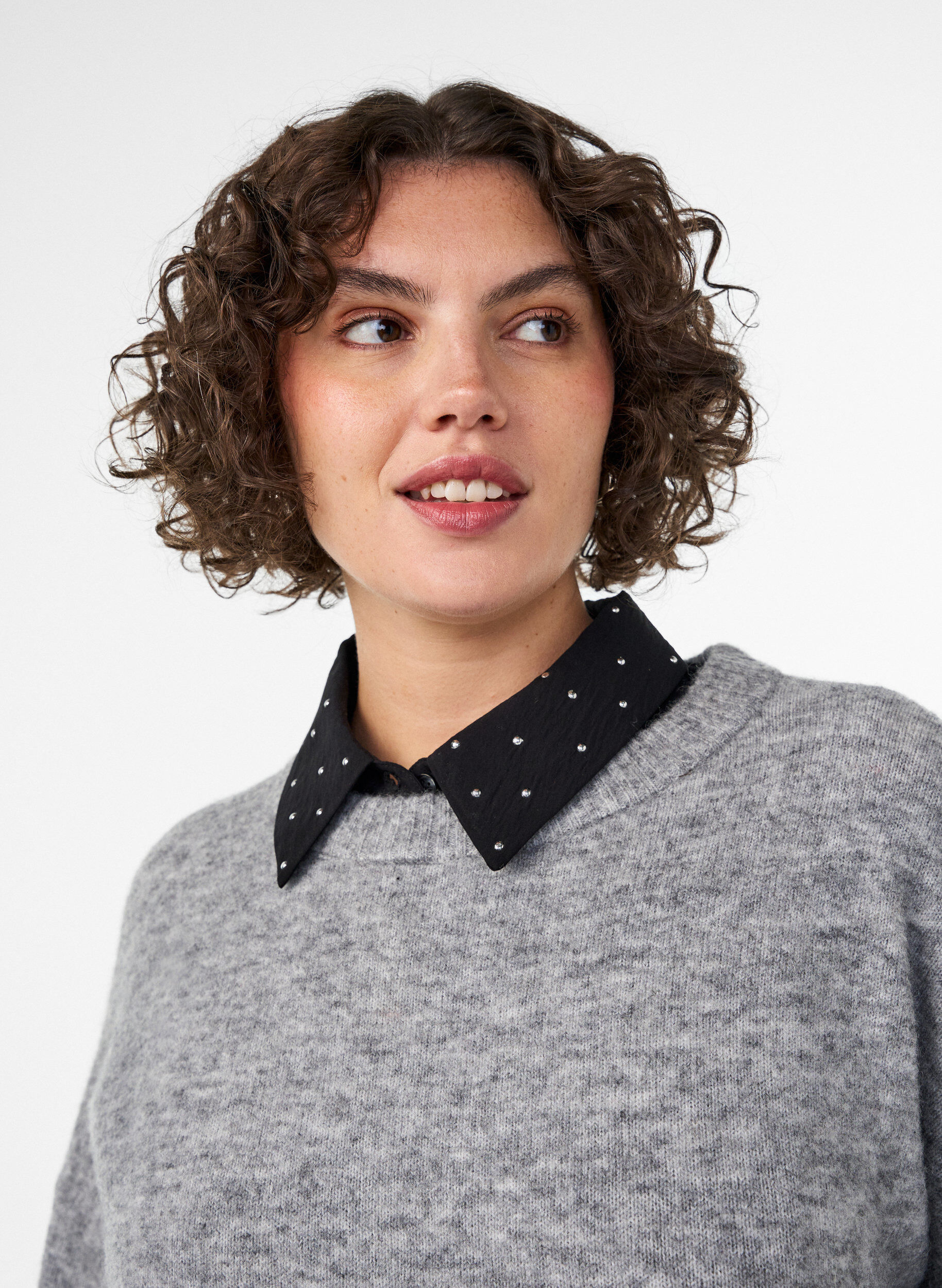 Kraginsats med strass och knappar, Svart, Model