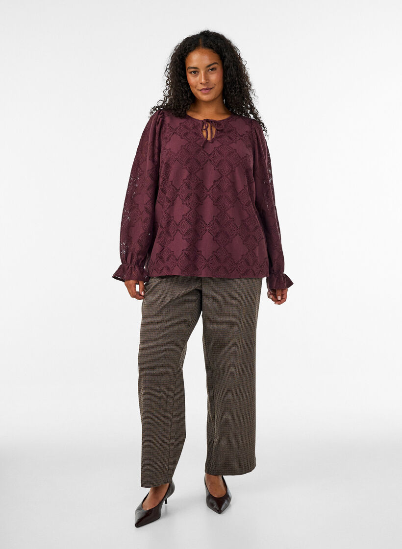 L&aring;ng&auml;rmad blus med spetsm&ouml;nster, M&ouml;rk Bordeaux, Model image number 1