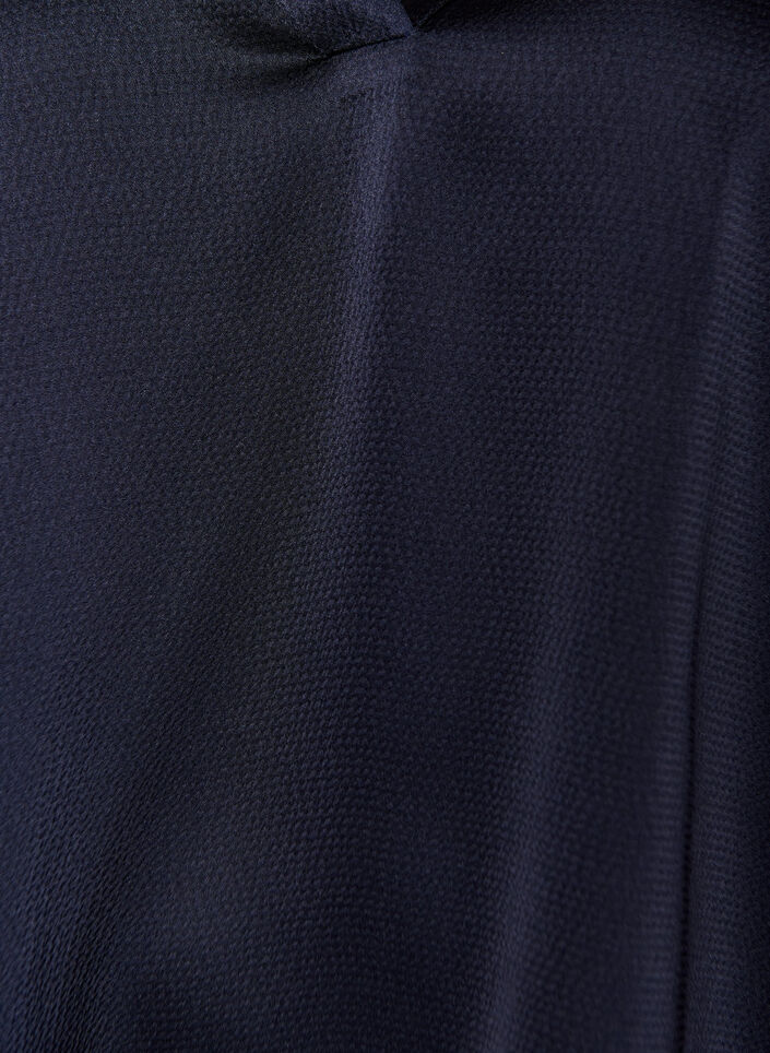 Blus i satinlook med halvl&aring;nga &auml;rmar och volangkrage, Bl&aring;, Packshot image number 2