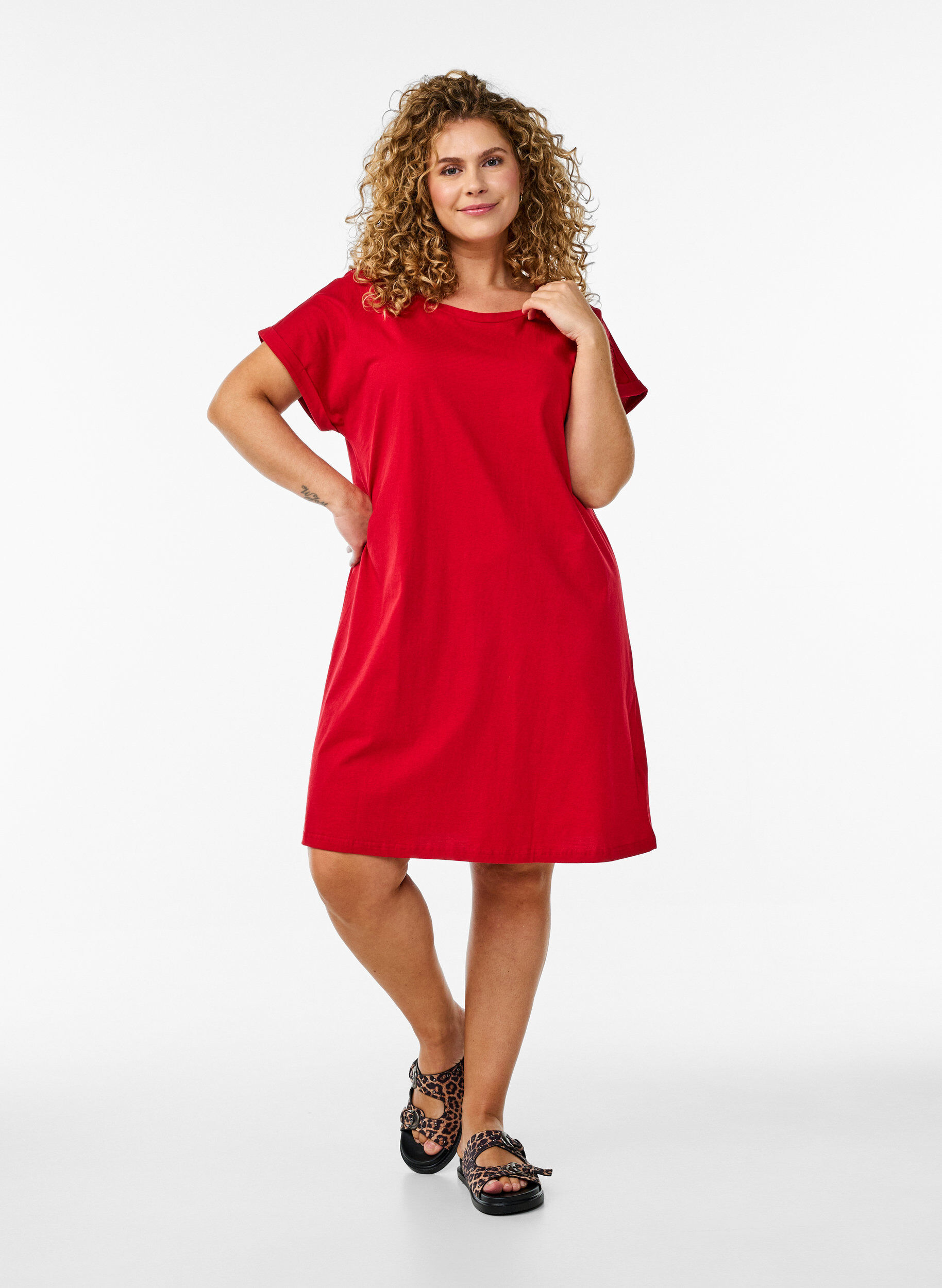 Zizzi2-pack t-shirtkl&auml;nningar med korta &auml;rmar, R&ouml;d, Model image number 1