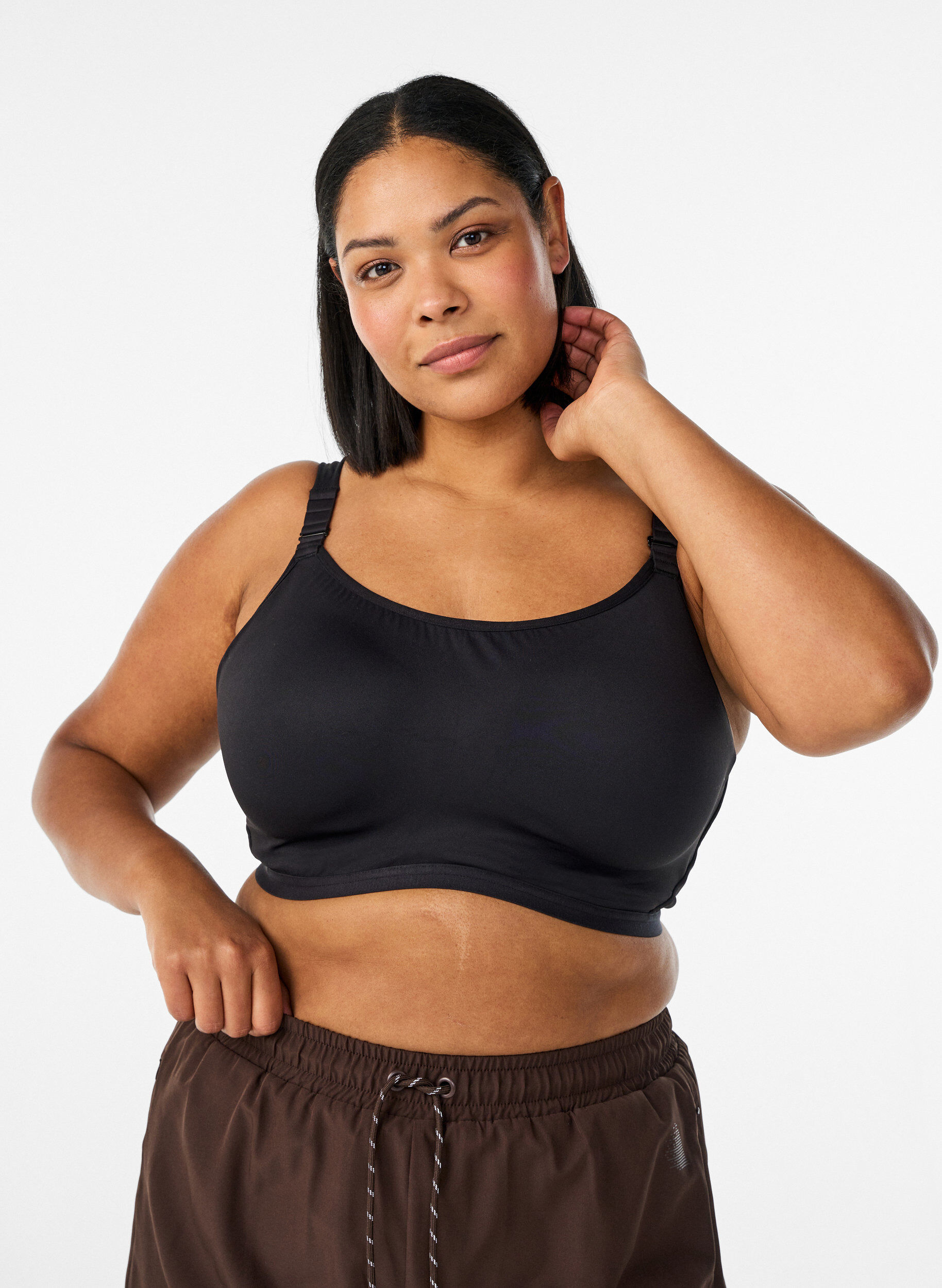 ZizziSport-BH med h&ouml;gt st&ouml;d med bygel och vadderade axelband, Svart, Model image number 0