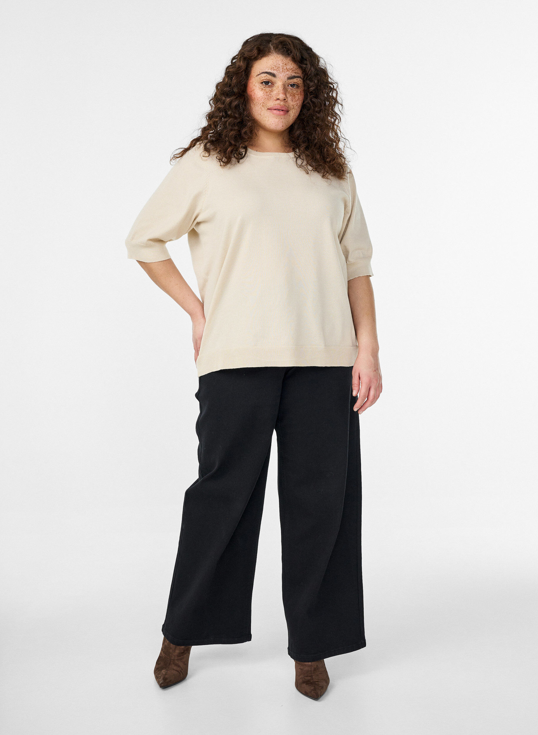 Zizzi FLASH - Finstickad blus med korta &auml;rmar, Beige, Model image number 1