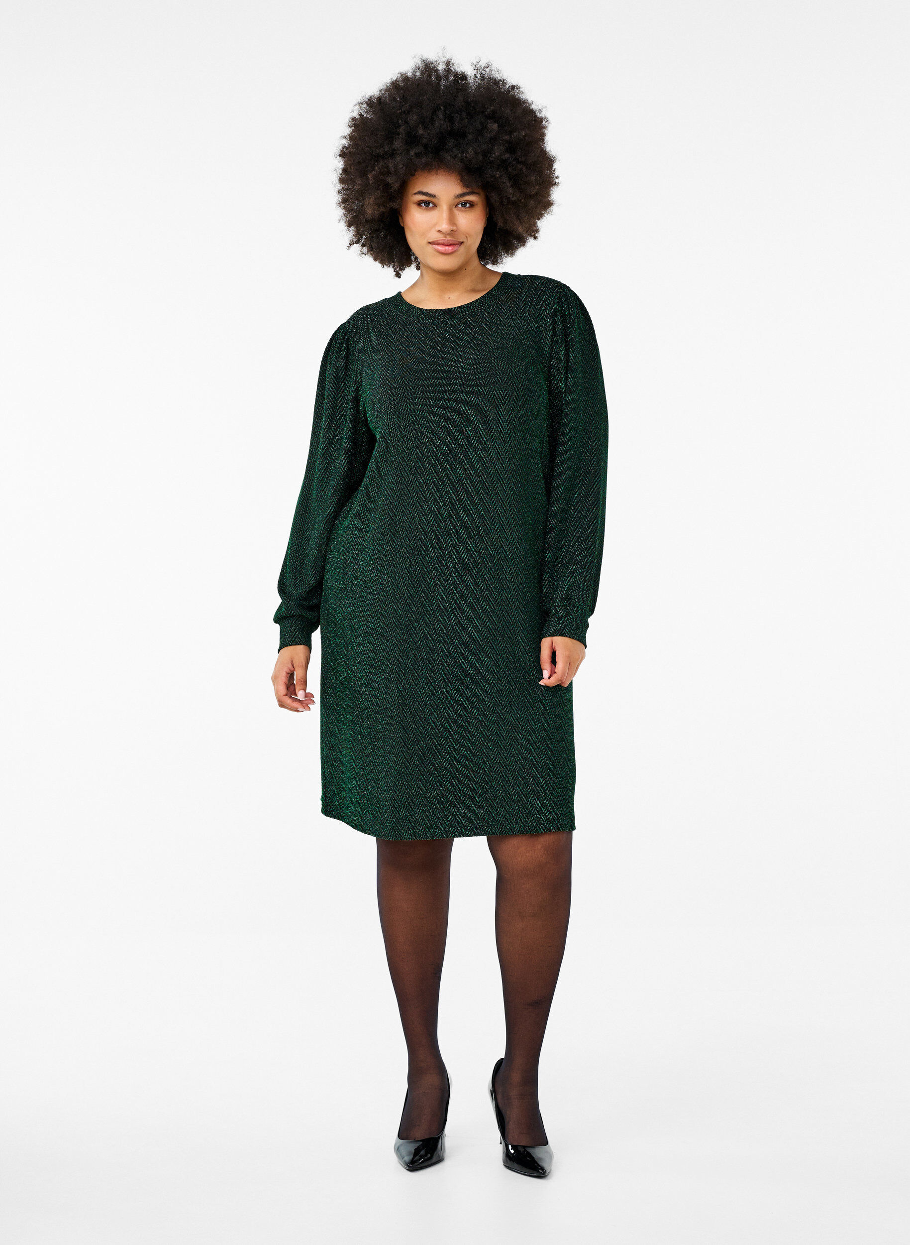 Zizzi Kl&auml;nning med sicksackm&ouml;nster och glitter, Scarab ZigZagShimmer, Model image number 2