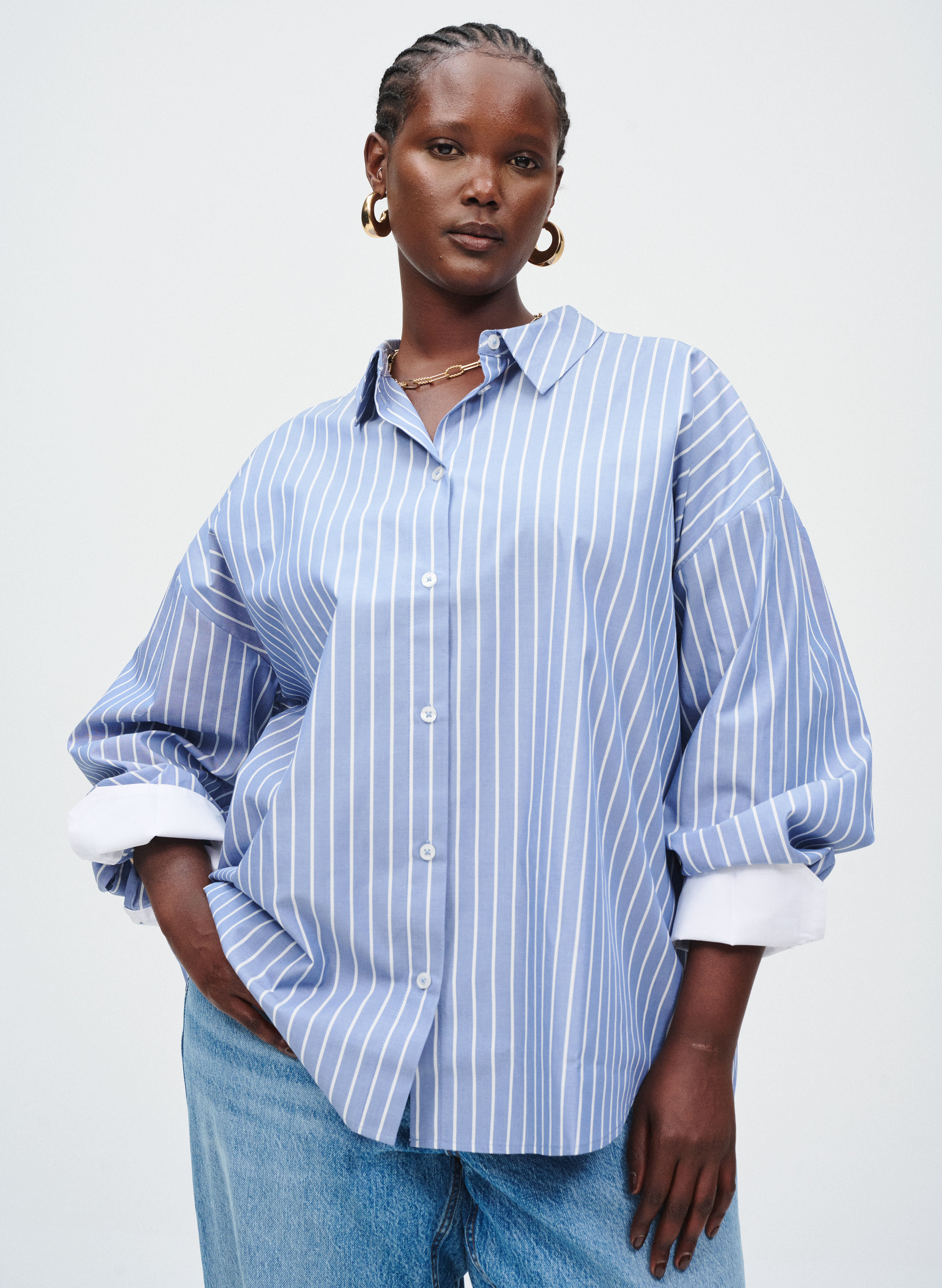 Bl&aring; skjorta med r&auml;nder, , Model