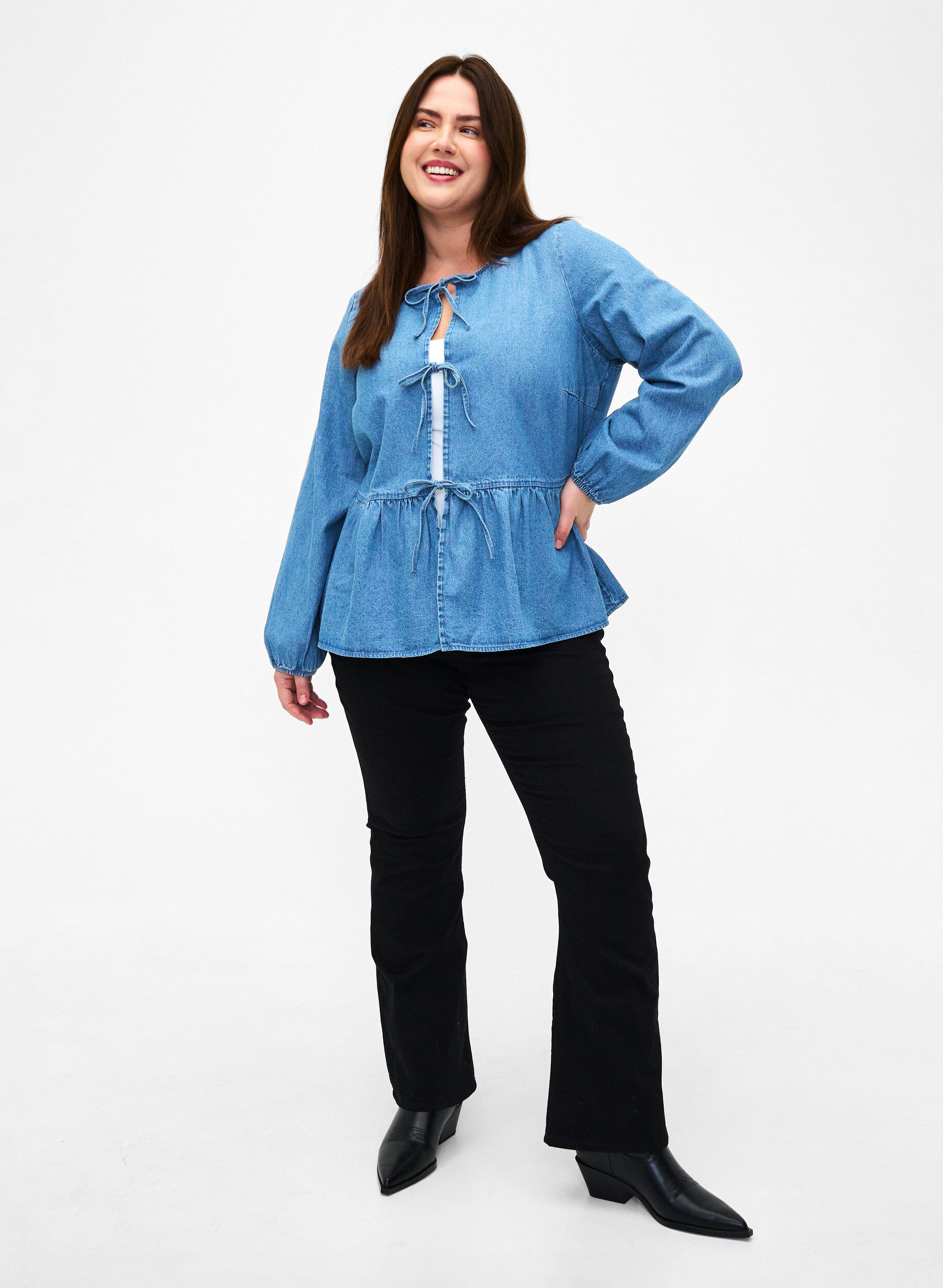 ZizziPeplum denimblus med knytband, Light Blue Denim, Model image number 2
