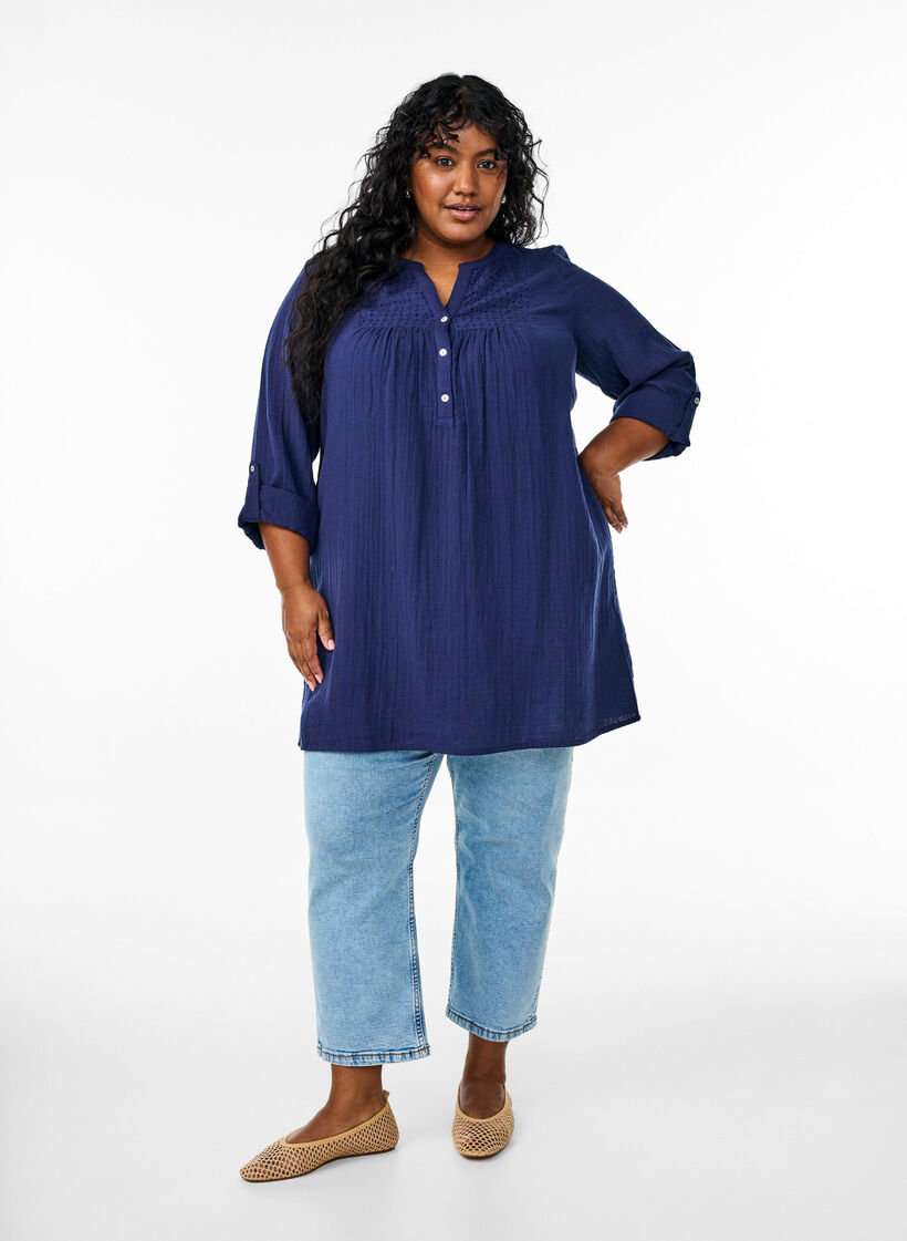 Tunika i bomullsmuslin med broderie anglaise, Bl&aring;, Model image number 1