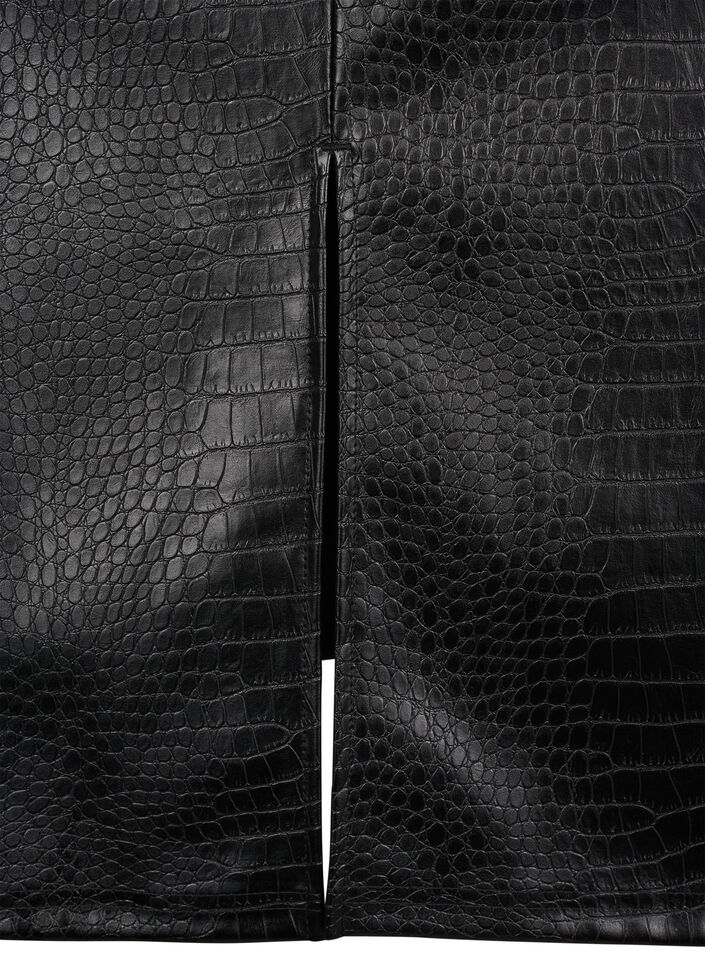 Kjol i läderimitation med slits framtill, Black, Packshot image number 3