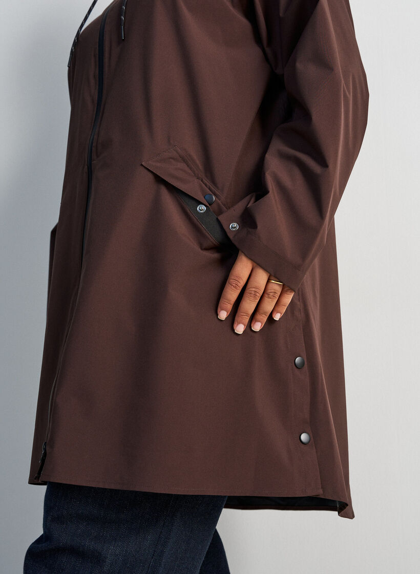 Regnkappa med fickor och huva, Brun, Model image number 3
