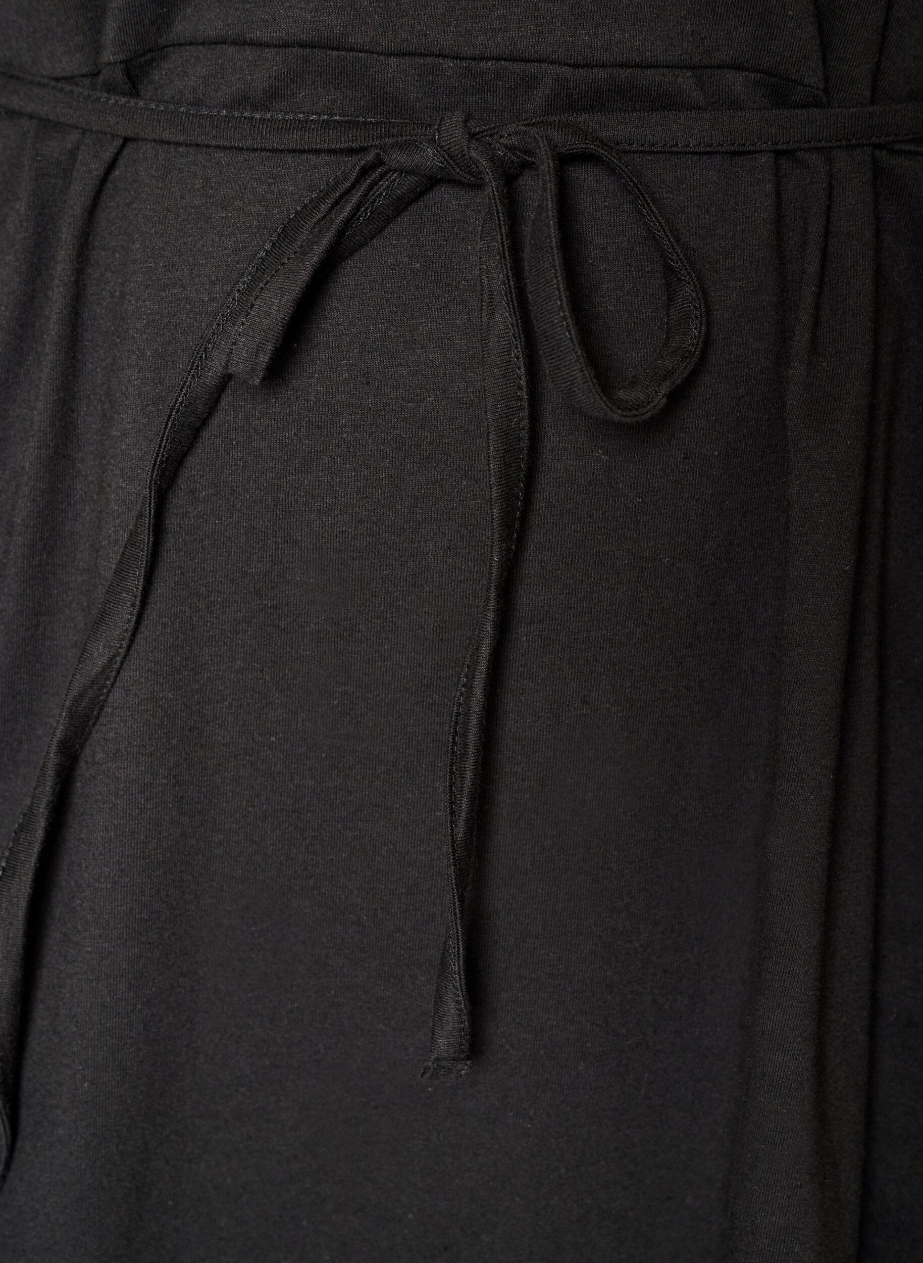 ZizziKl&auml;nning i bomull med &auml;rmar i broderie anglaise och knytsk&auml;rp i midjan, Svart, Packshot image number 3