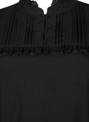 Viskosklänning med broderi anglaise och volangdetaljer, Black, Packshot image number 2