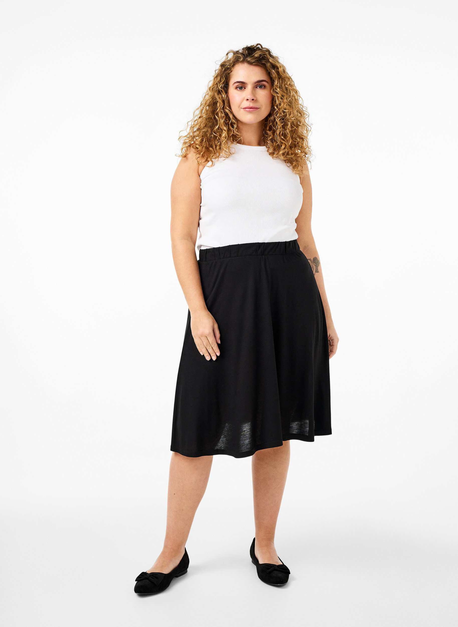 Zizzi2-pack kjol i viskos, Svart, Model image number 3