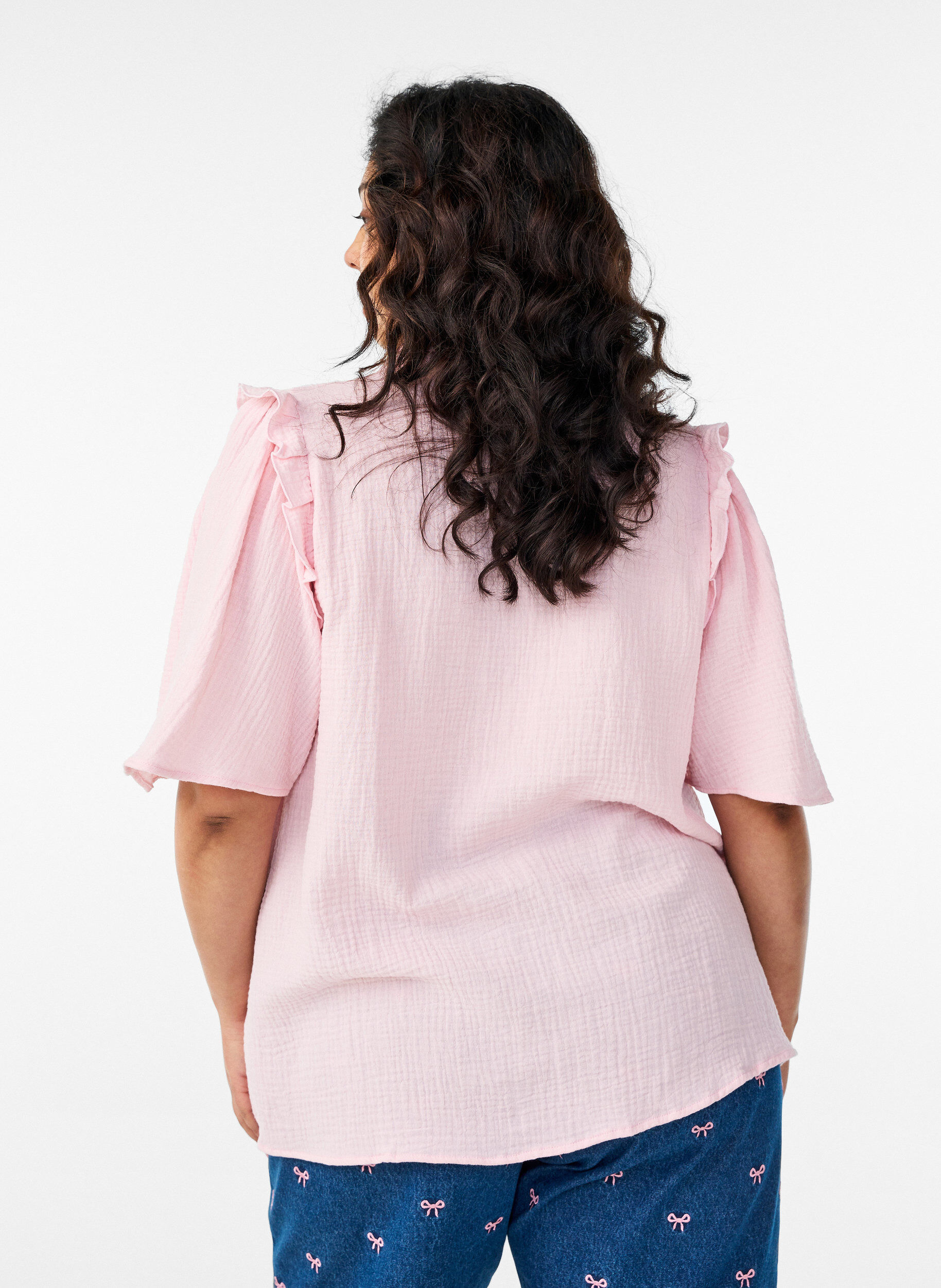 Zizzi Blus i bomullsmuslin med broderie anglaise och 1/2-&auml;rm, Rosa, Model image number 2