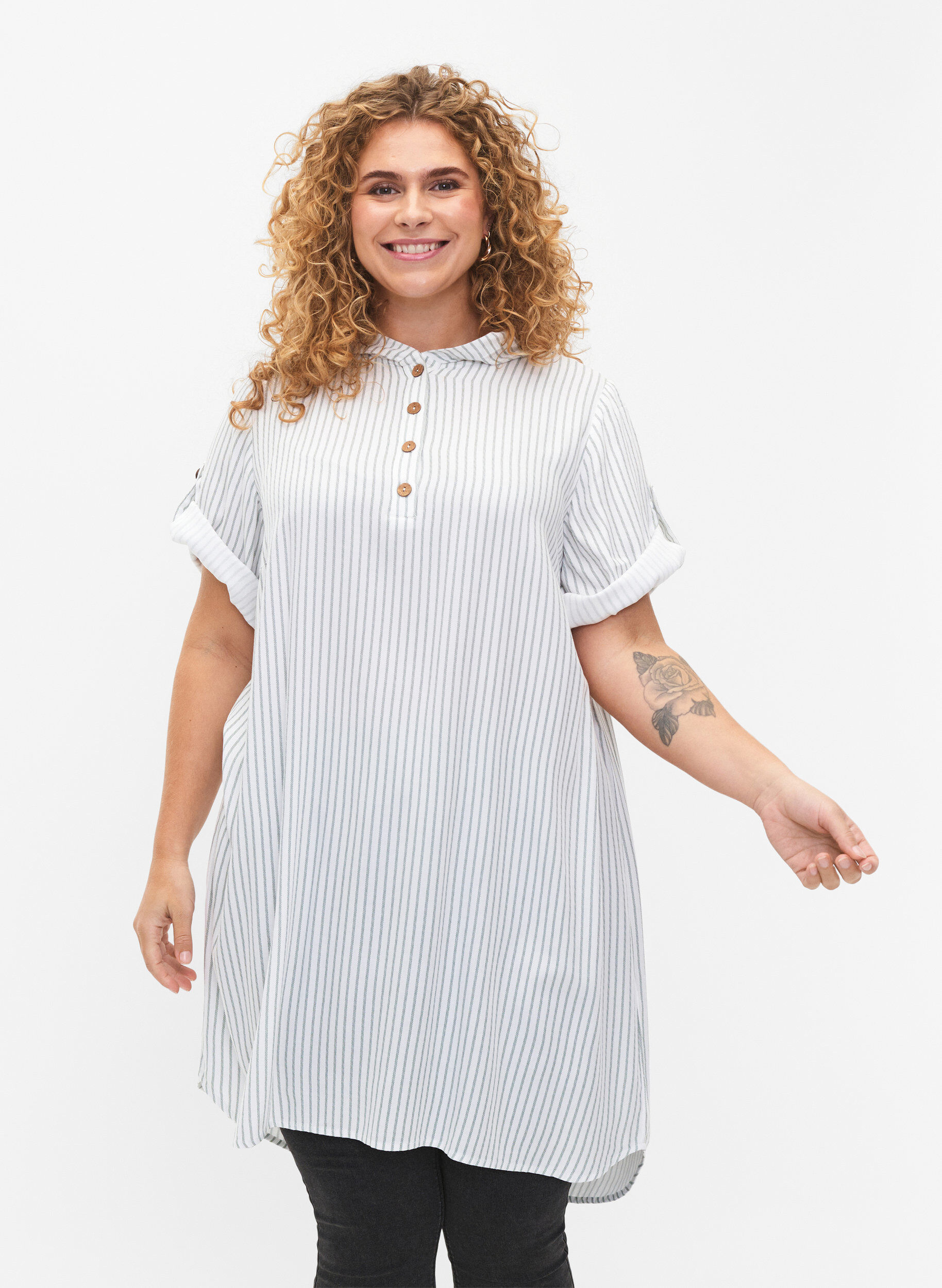 Zizzi Kort&auml;rmad tunika i viskos med luva, Chinois Green Stripe, Model image number 0