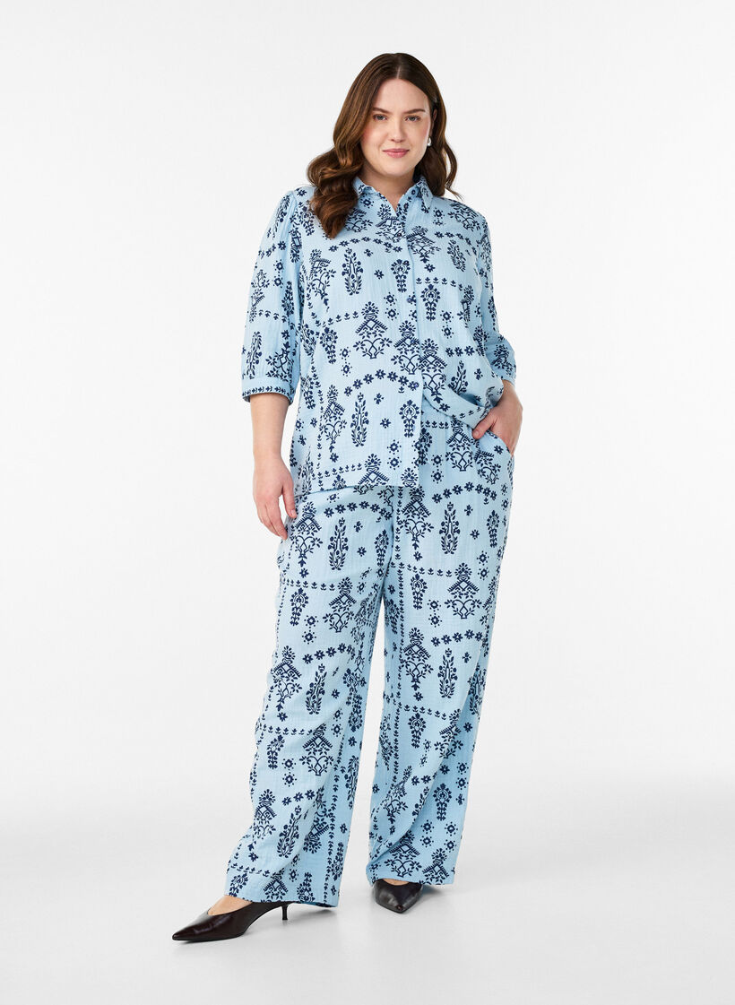 Skjortblus med trekvarts&auml;rmar, Bl&aring;, Model image number 1