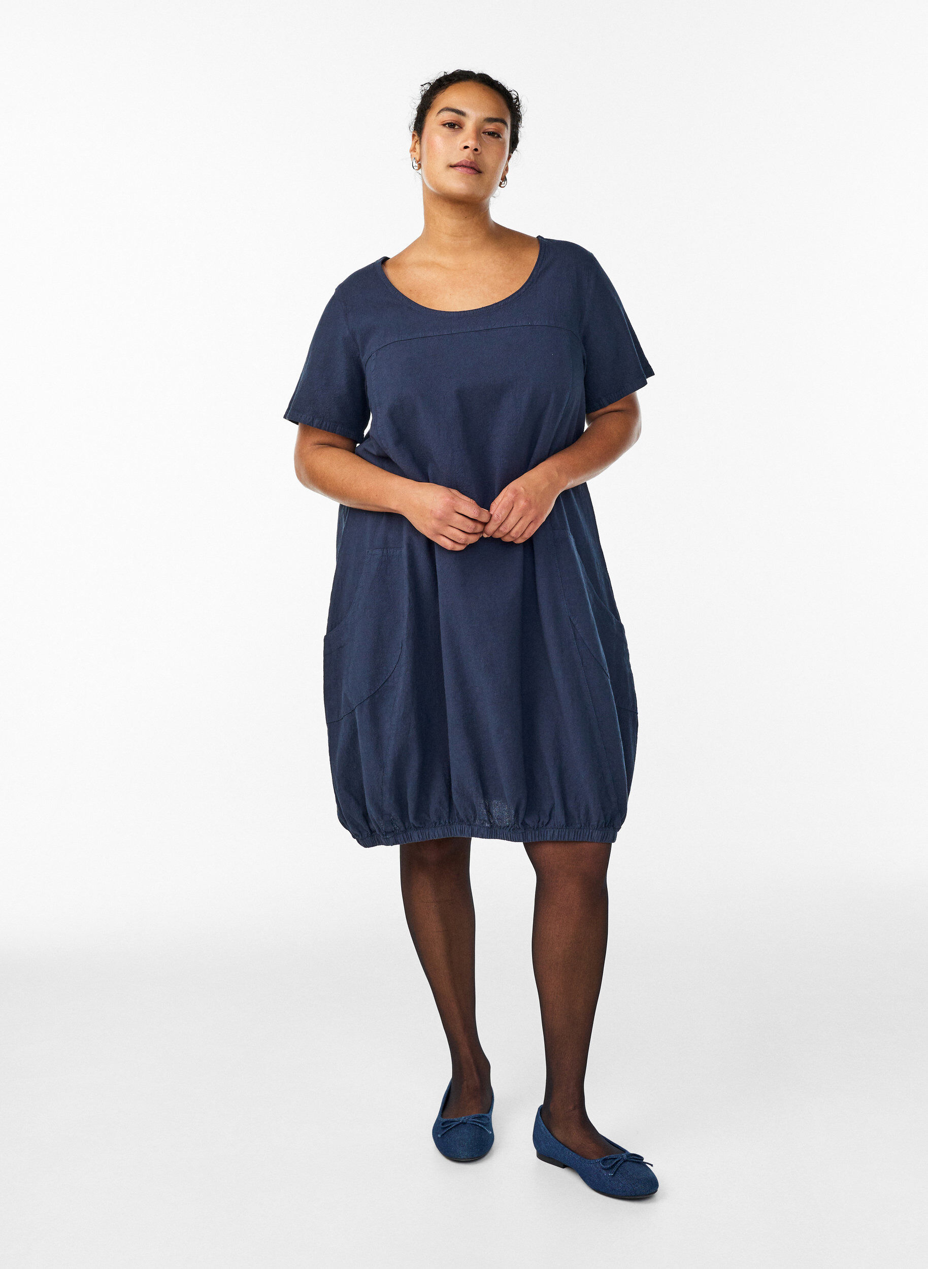 ZizziKort&auml;rmad kl&auml;nning i bomull, Bl&aring;, Model image number 1