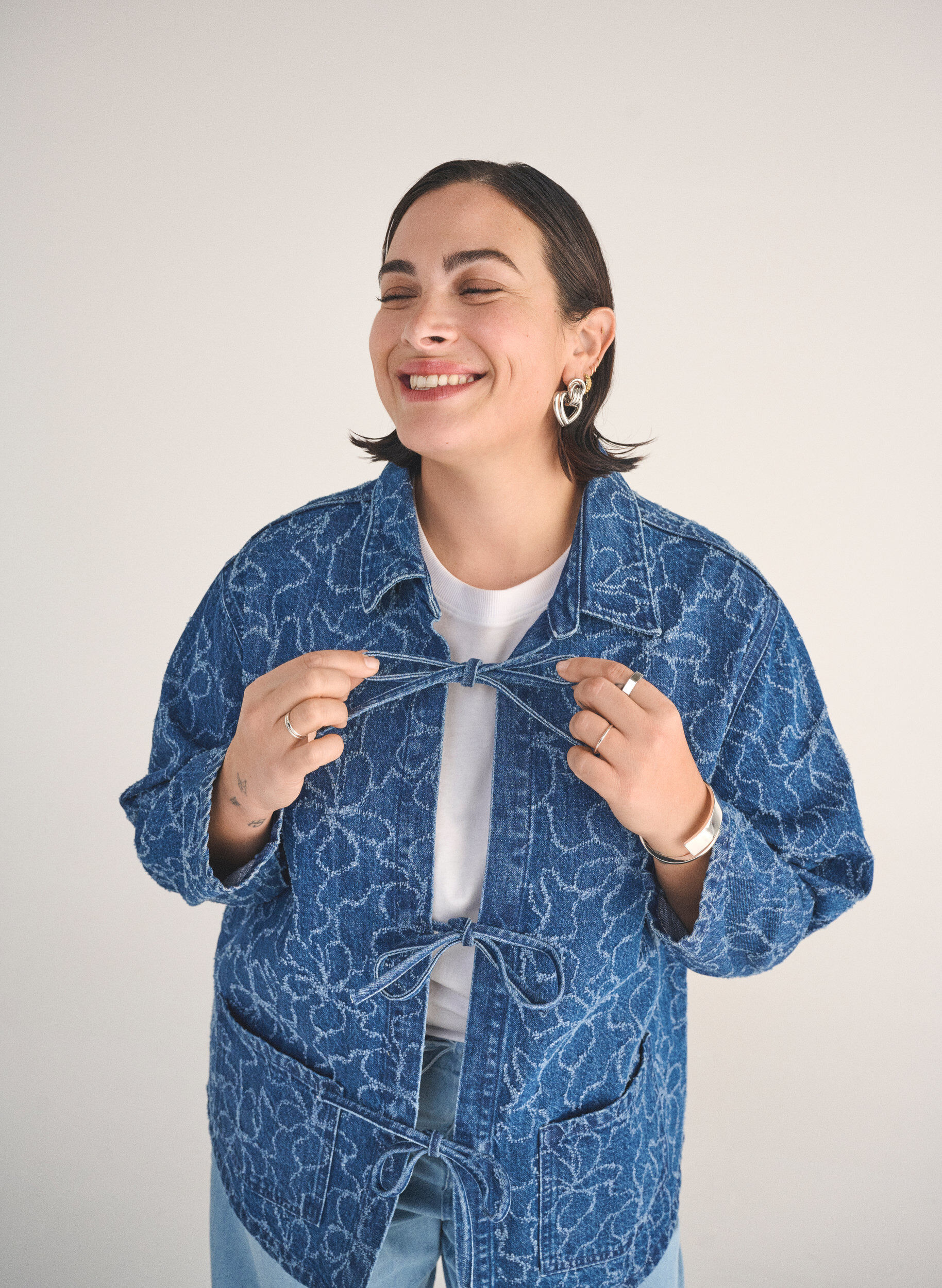 Zizzi Jeansjacka med knytning och fickor, Blue Denim Destroy, Image image number 0