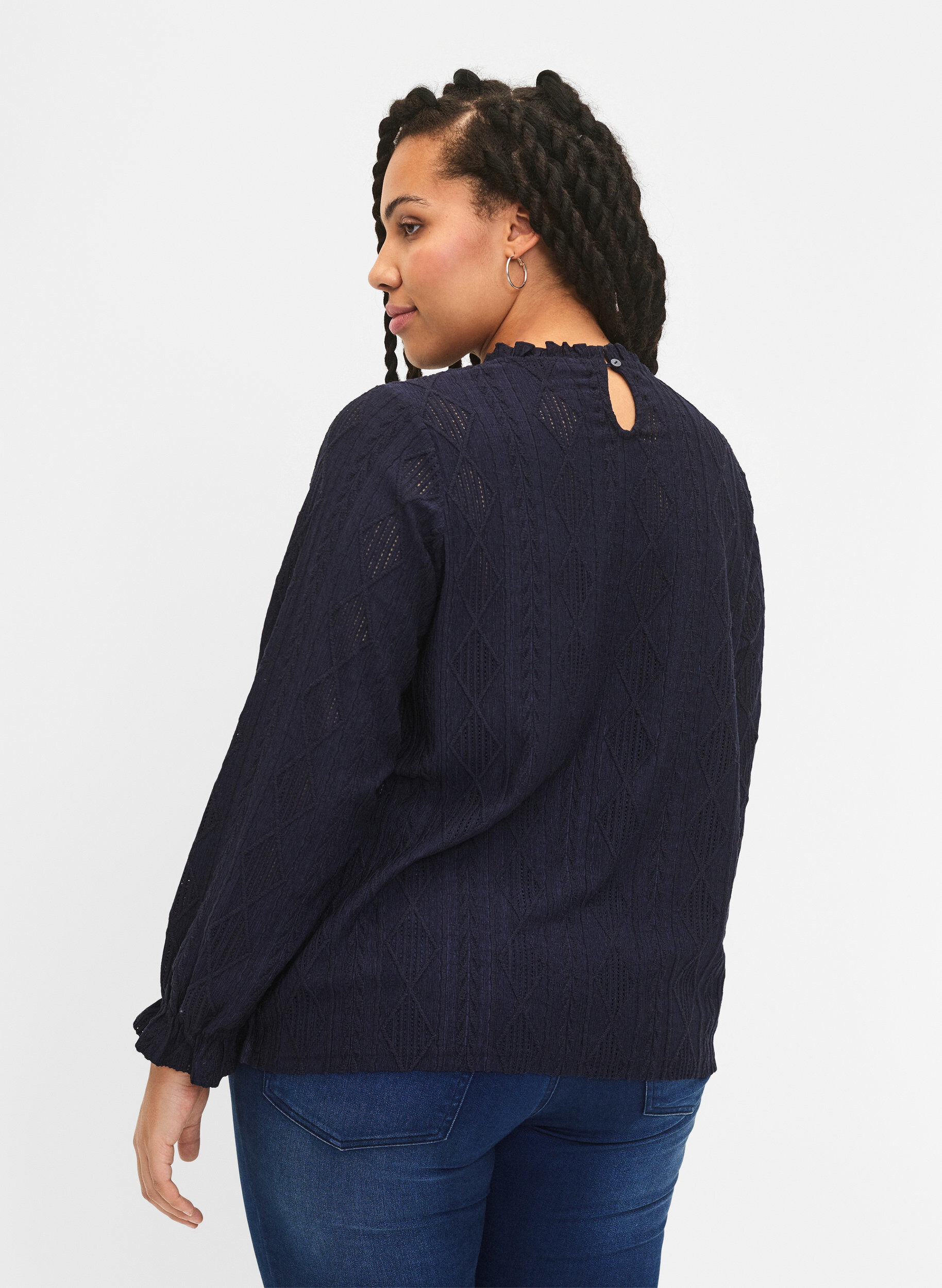 Zizzi Blus med volangdetaljer och ton-i-ton-m&ouml;nster, Night Sky, Model image number 1