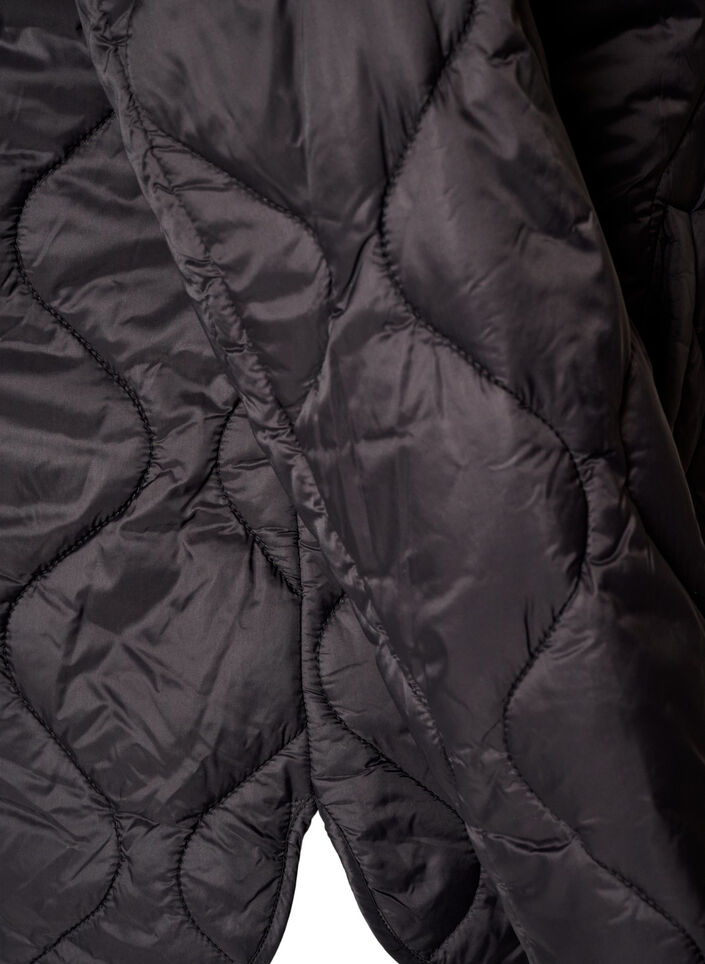 Quiltad jacka med tryckknappar och rund hals, Svart, Packshot image number 4