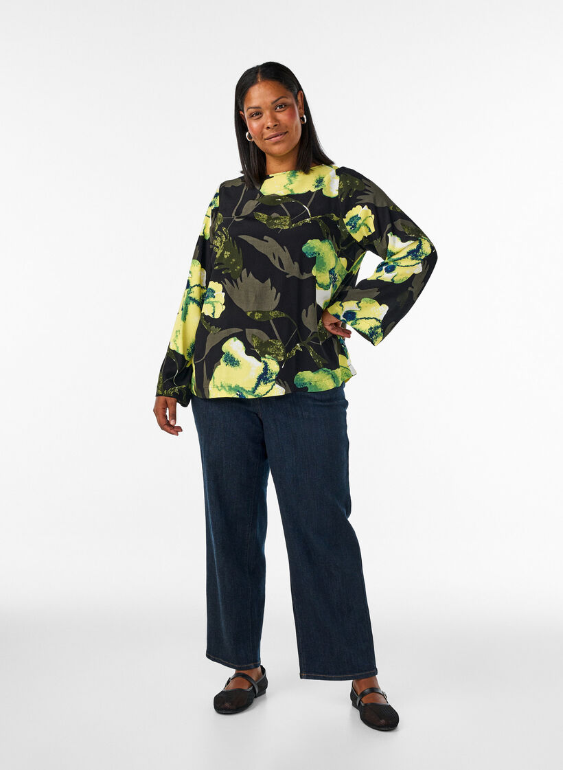 Blommig blus med b&aring;tringning och vida &auml;rmar, Svart, Model image number 1