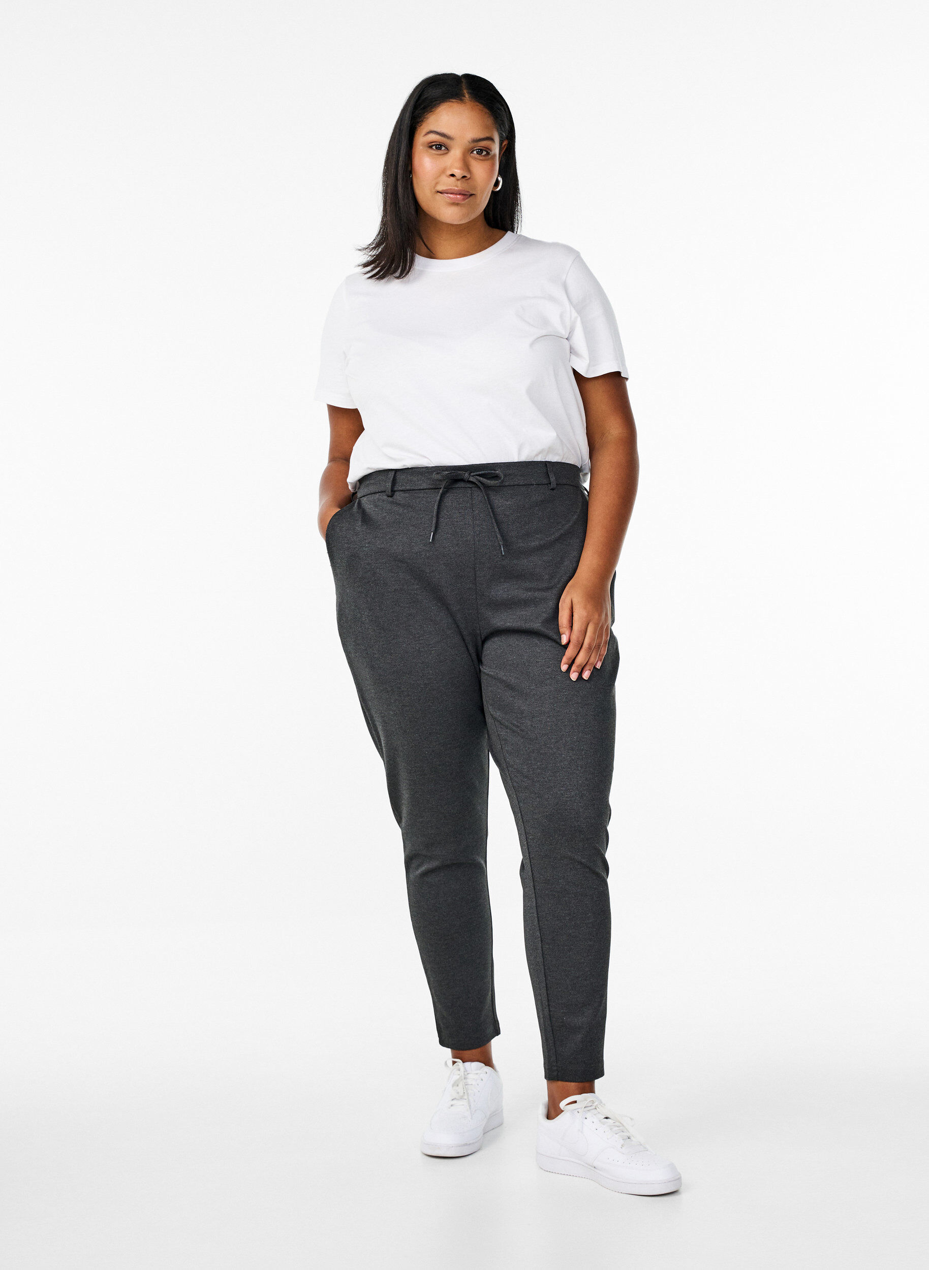 Croppade Maddison-byxor, Gr&aring;, Model
